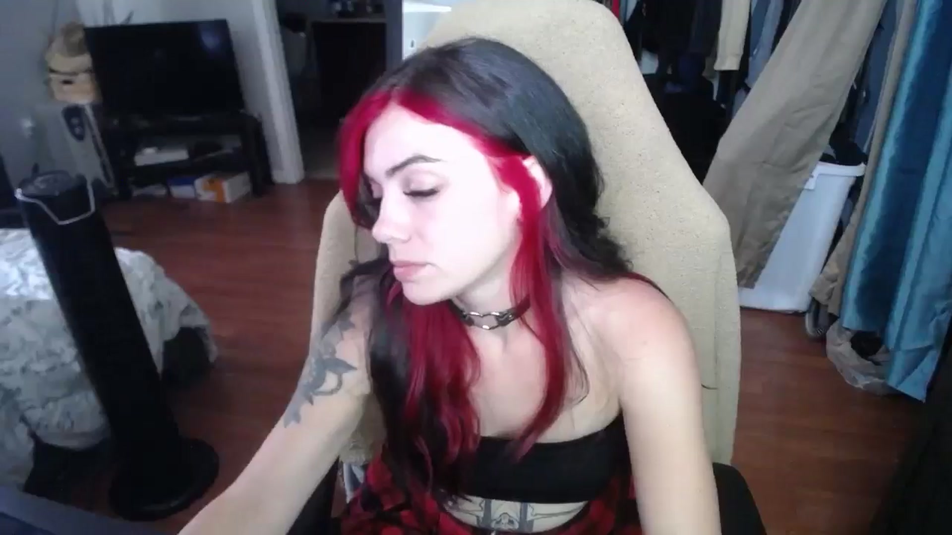 Gallery image thumbnail from BabyxKat's myfreecams stream on, 06/07/2024, 18:35 image 10 of 20