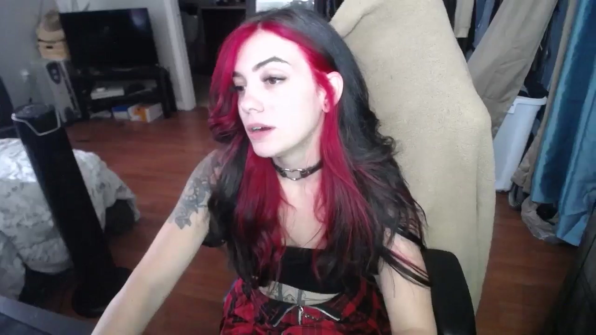 Gallery image thumbnail from BabyxKat's myfreecams stream on, 06/07/2024, 18:35 image 3 of 20