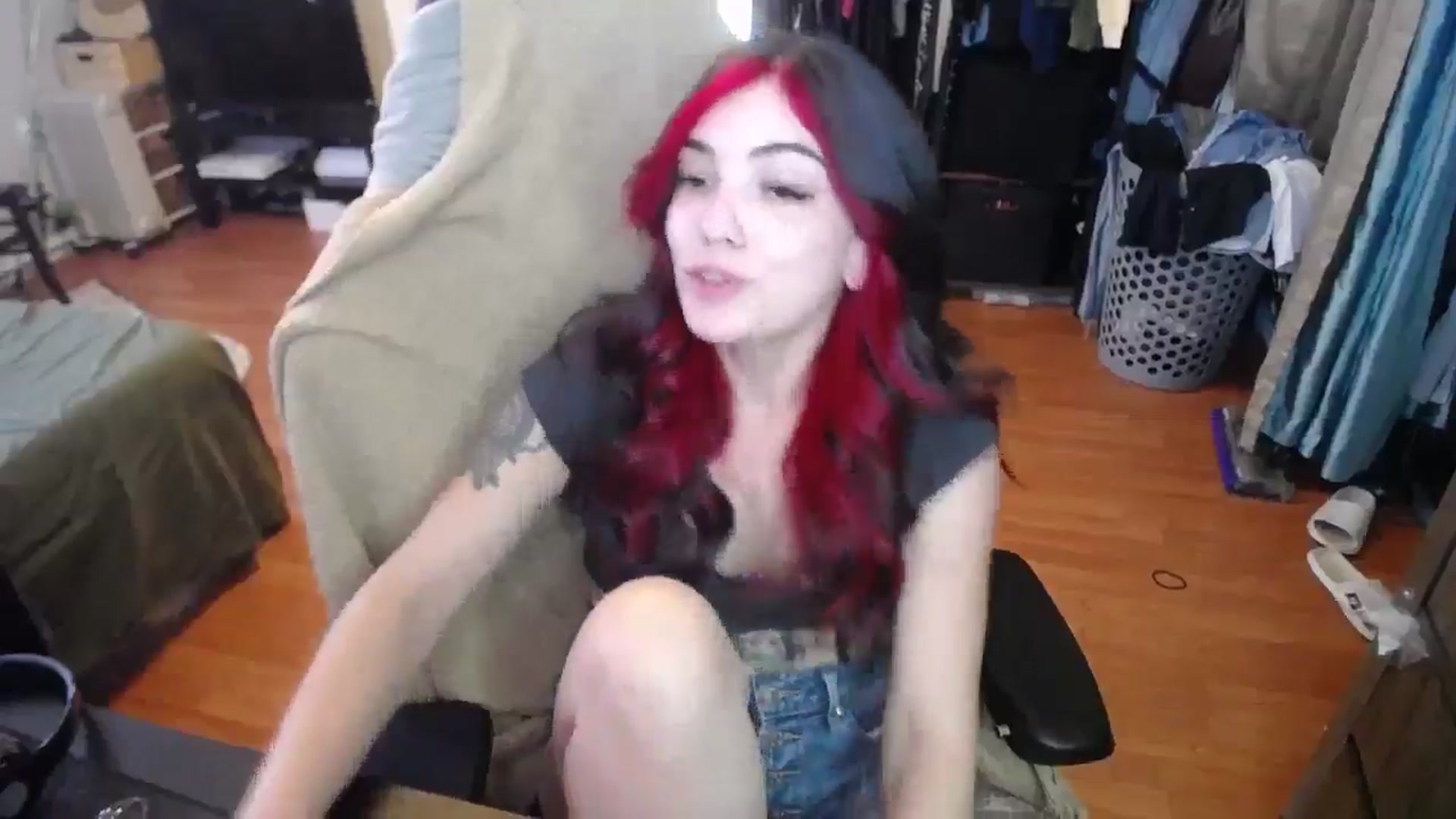 Gallery image thumbnail from BabyxKat's myfreecams stream on, 06/08/2024, 20:32 image 6 of 20