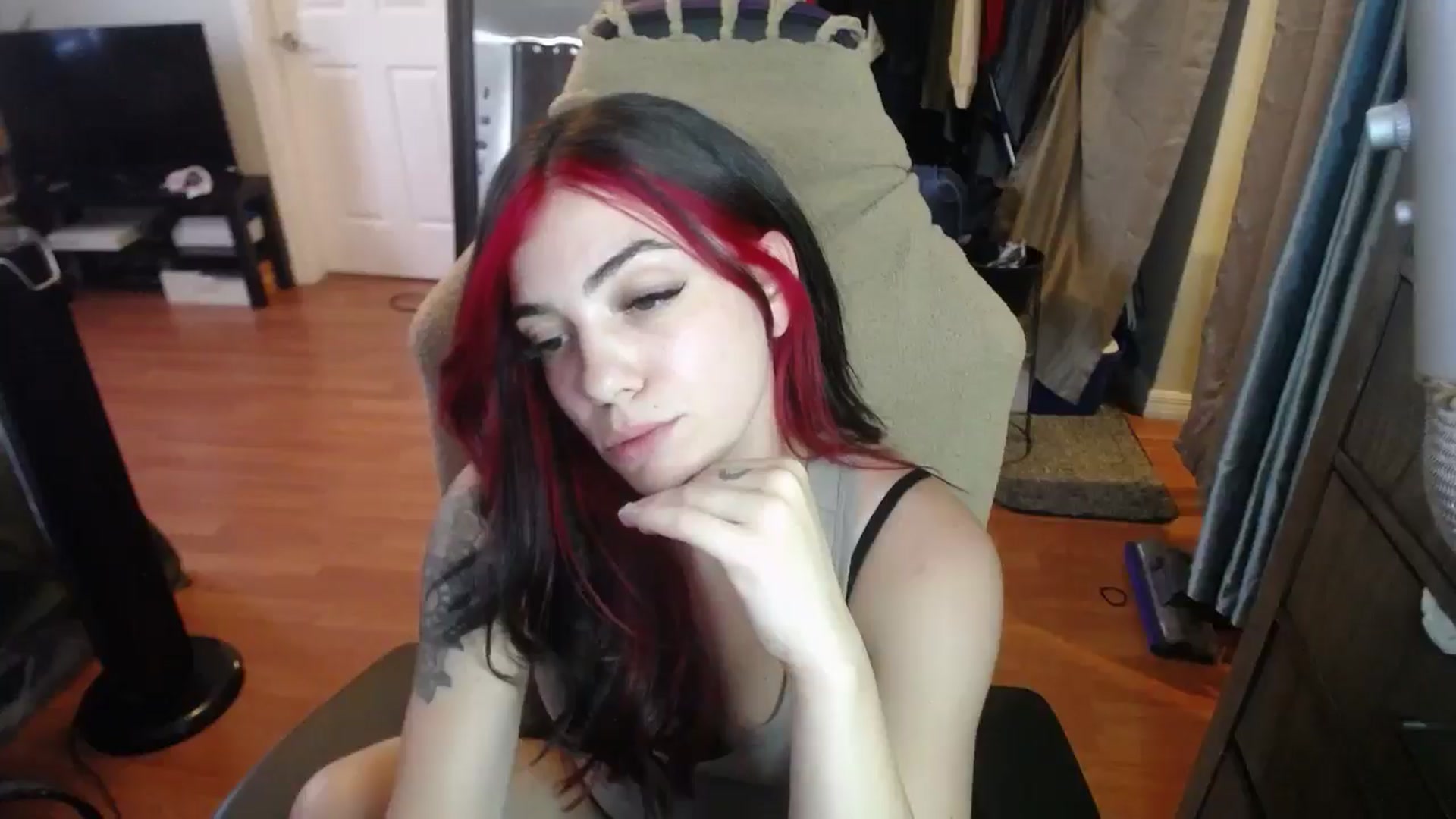 Gallery image thumbnail from BabyxKat's myfreecams stream on, 06/09/2024, 17:46 image 12 of 20