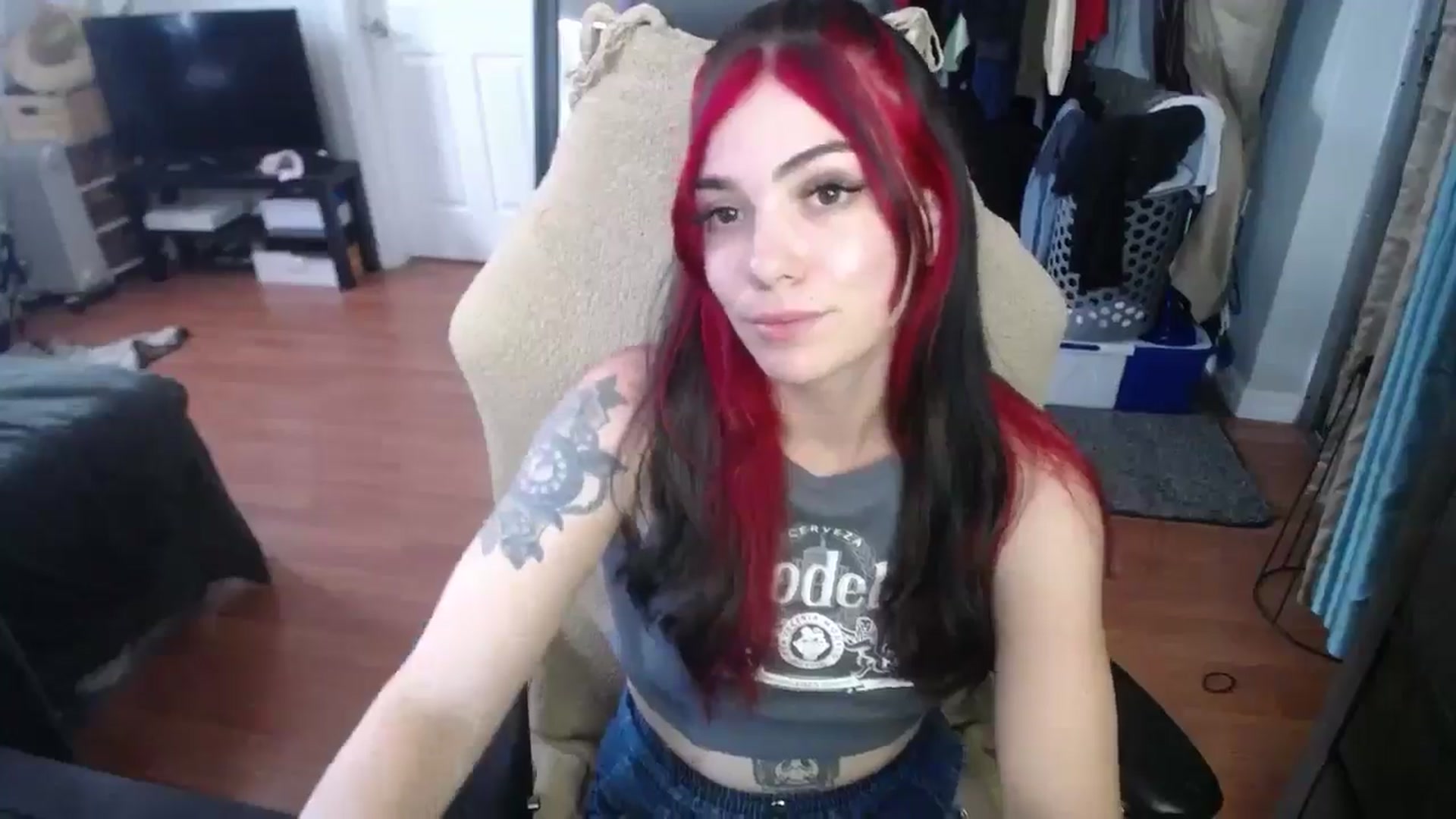 Gallery image thumbnail from BabyxKat's myfreecams stream on, 06/10/2024, 16:37 image 4 of 20