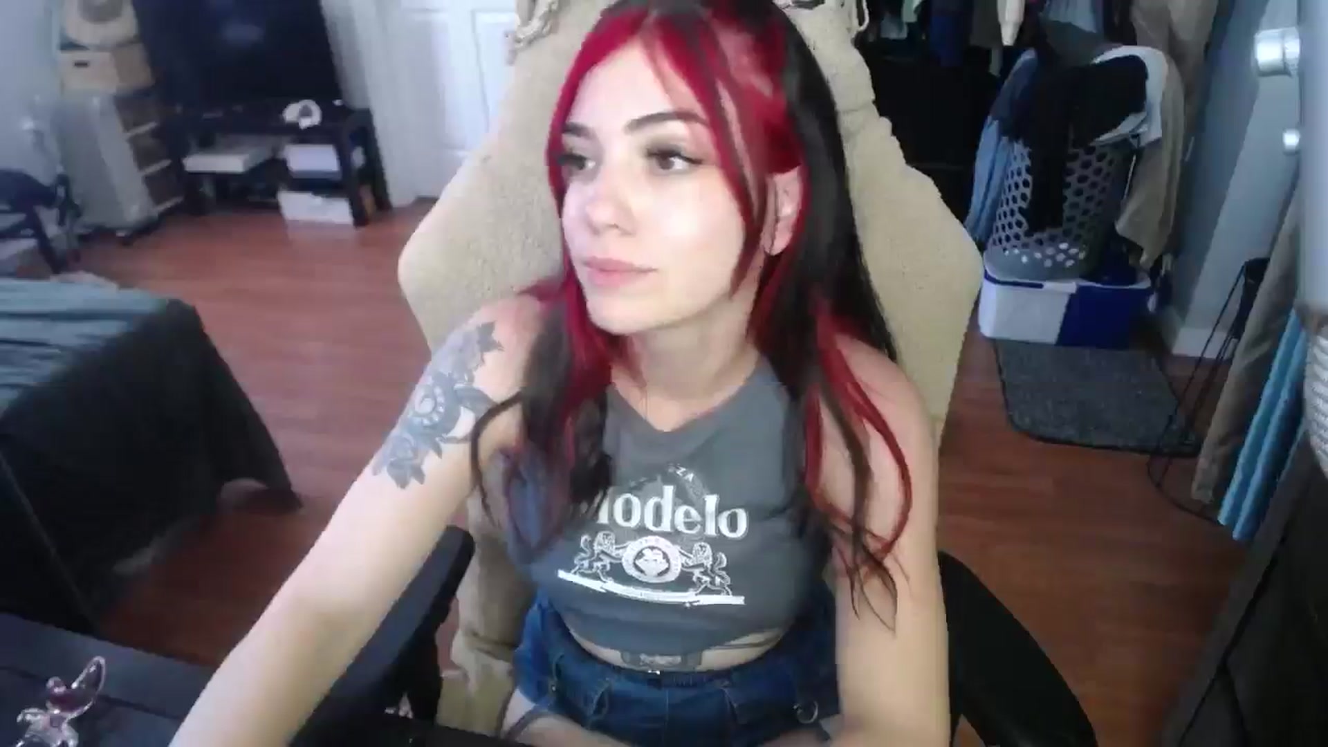 Gallery image thumbnail from BabyxKat's myfreecams stream on, 06/10/2024, 18:11 image 2 of 20