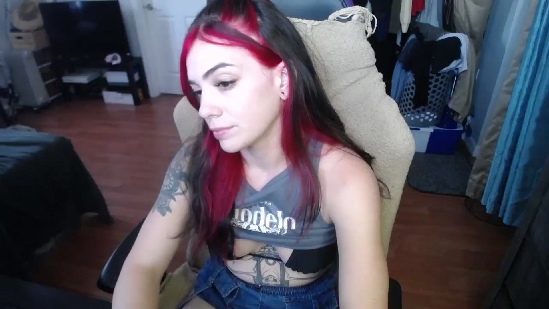 Gallery image thumbnail from BabyxKat's myfreecams stream on, 06/10/2024, 19:32 image 4 of 20