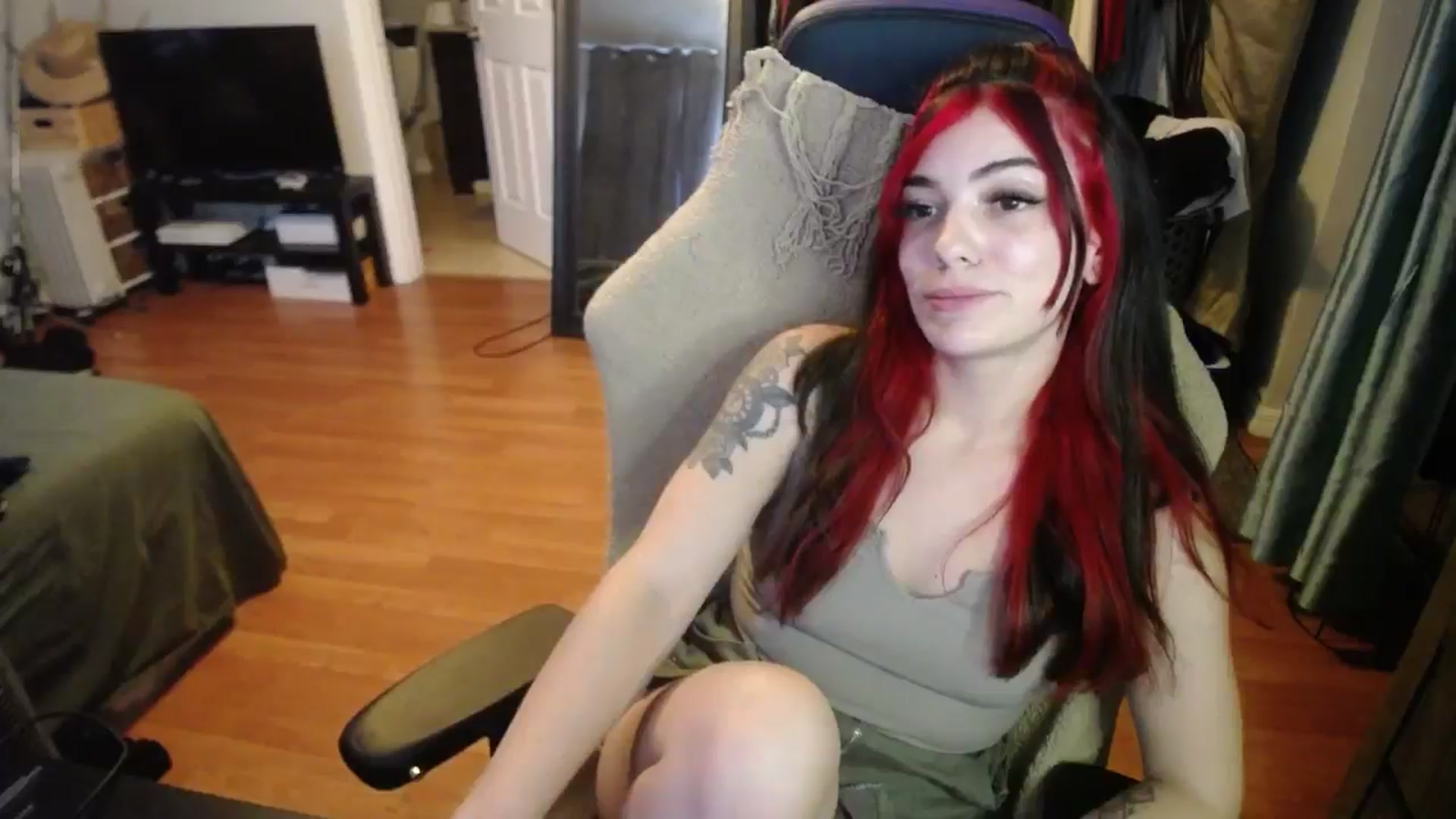 Gallery image thumbnail from BabyxKat's myfreecams stream on, 06/11/2024, 17:13 image 15 of 20