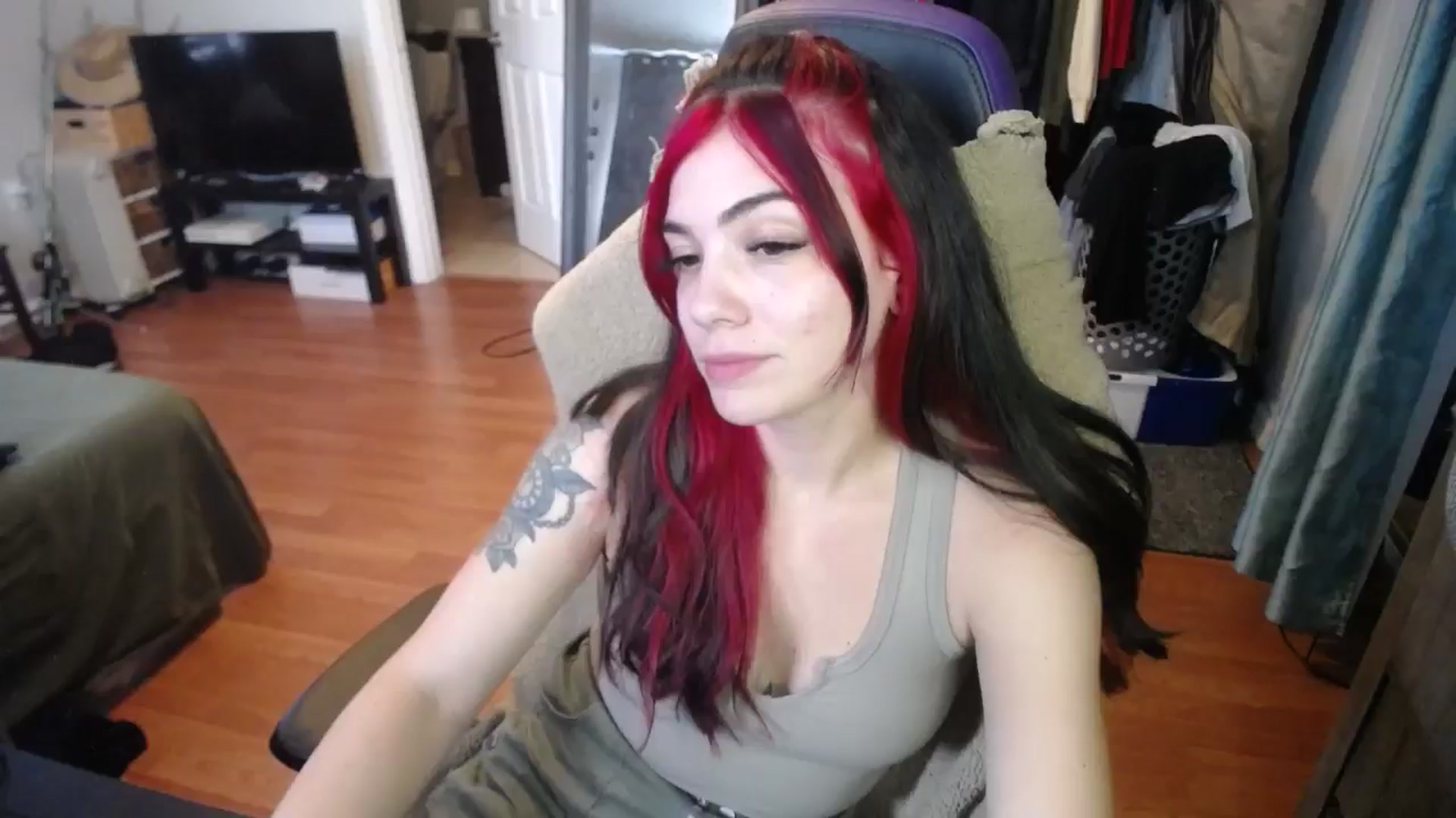 Gallery image thumbnail from BabyxKat's myfreecams stream on, 06/11/2024, 17:13 image 5 of 20