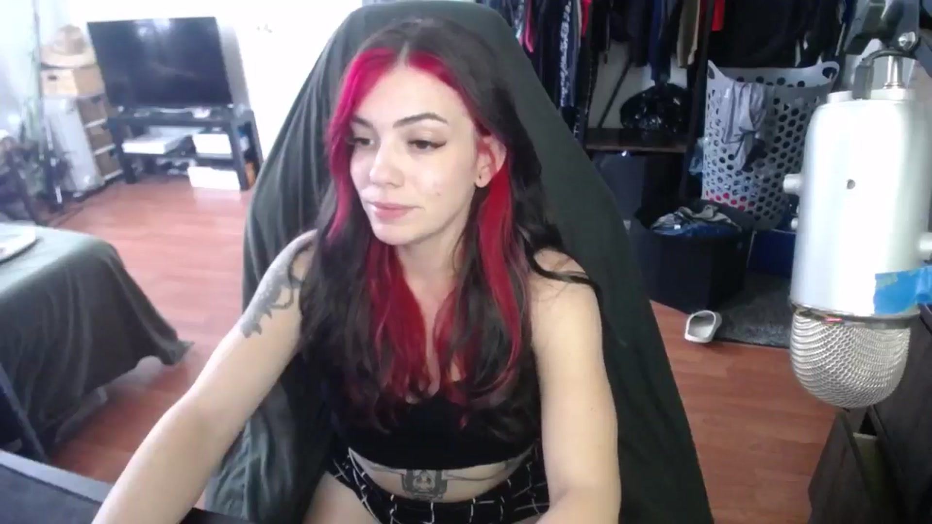 Gallery image thumbnail from BabyxKat's myfreecams stream on, 06/20/2024, 18:31 image 6 of 20