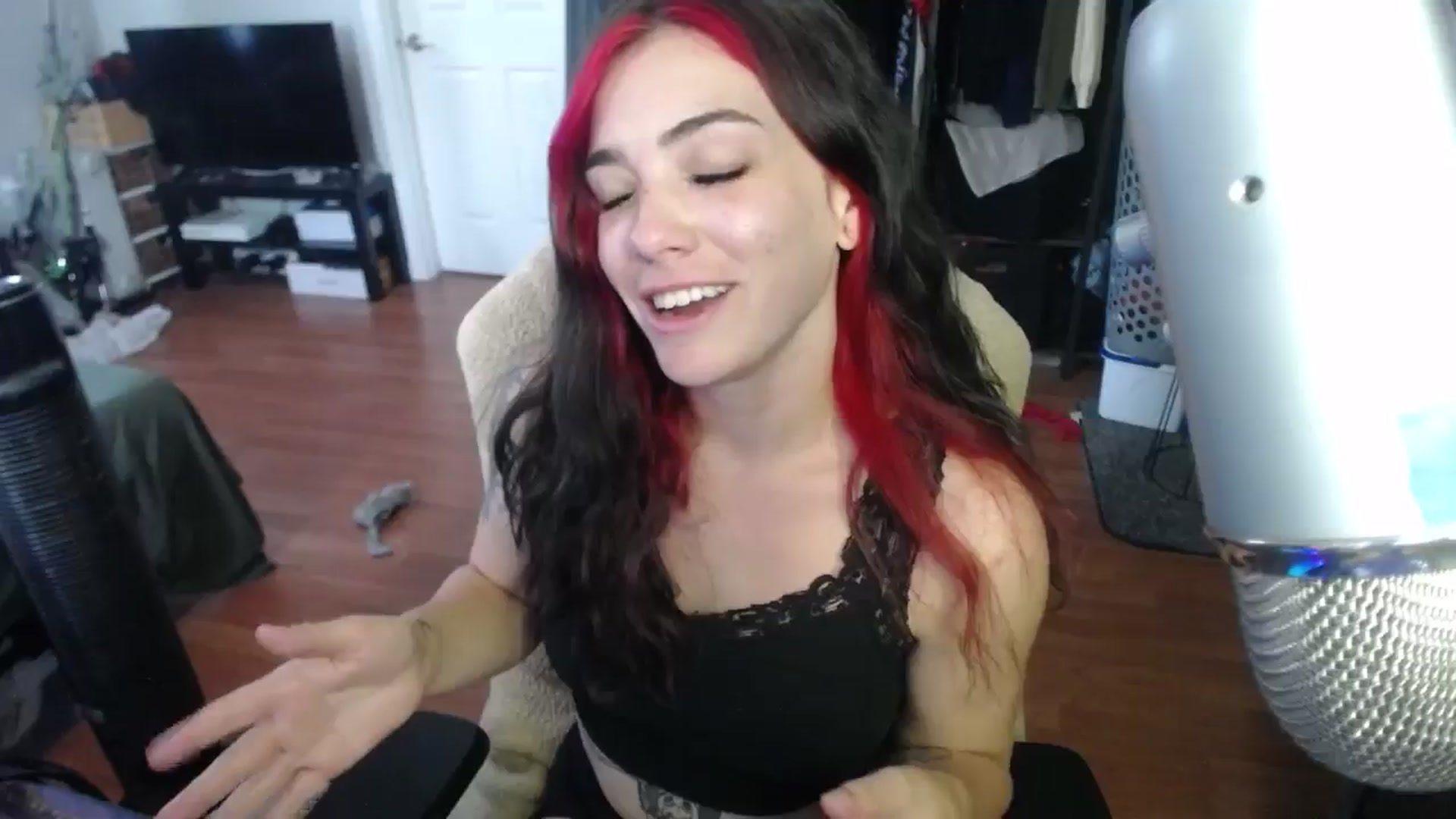 Gallery image thumbnail from BabyxKat's myfreecams stream on, 06/24/2024, 20:20 image 7 of 20