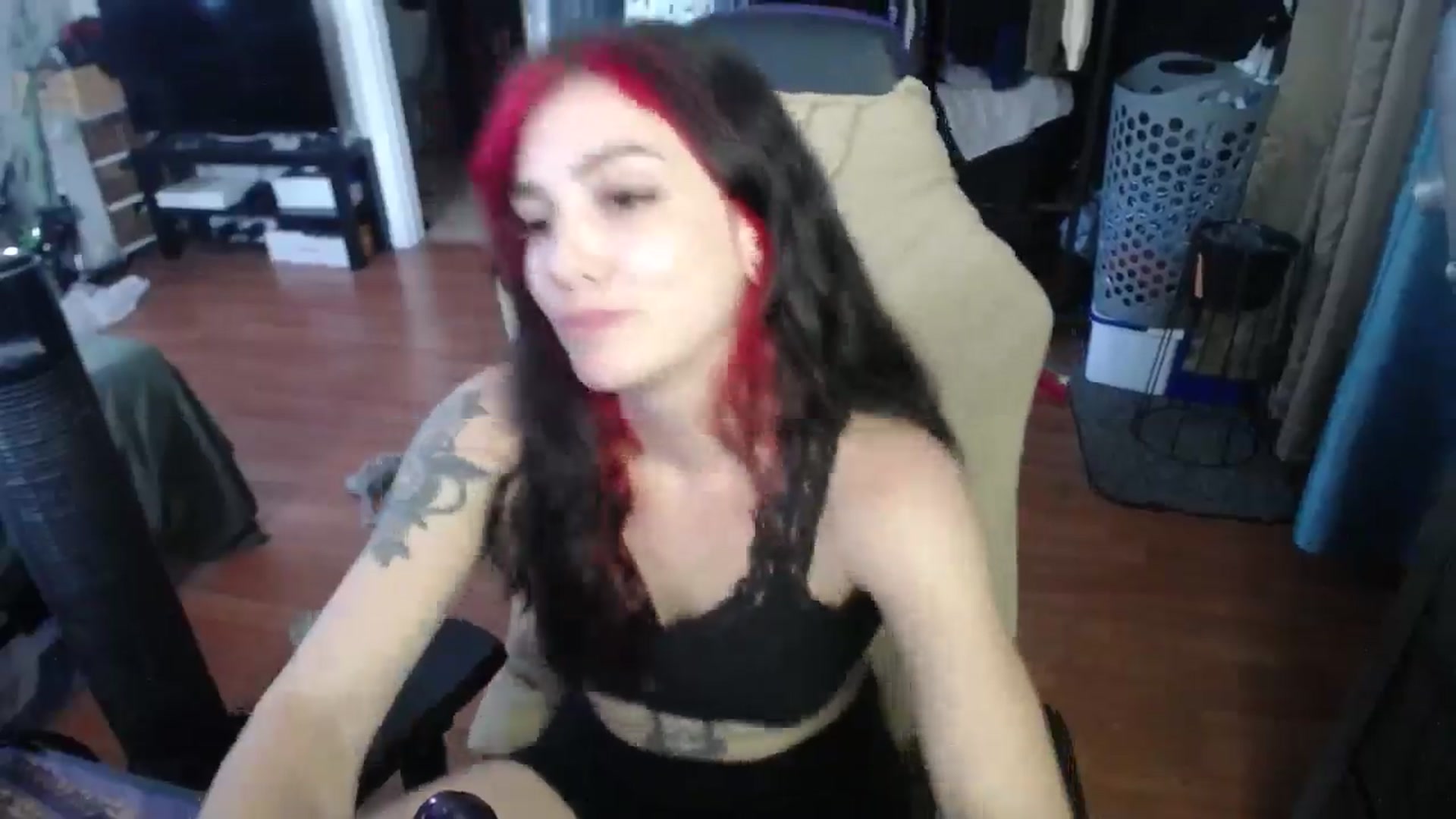 Gallery image thumbnail from BabyxKat's myfreecams stream on, 06/24/2024, 20:20 image 16 of 20