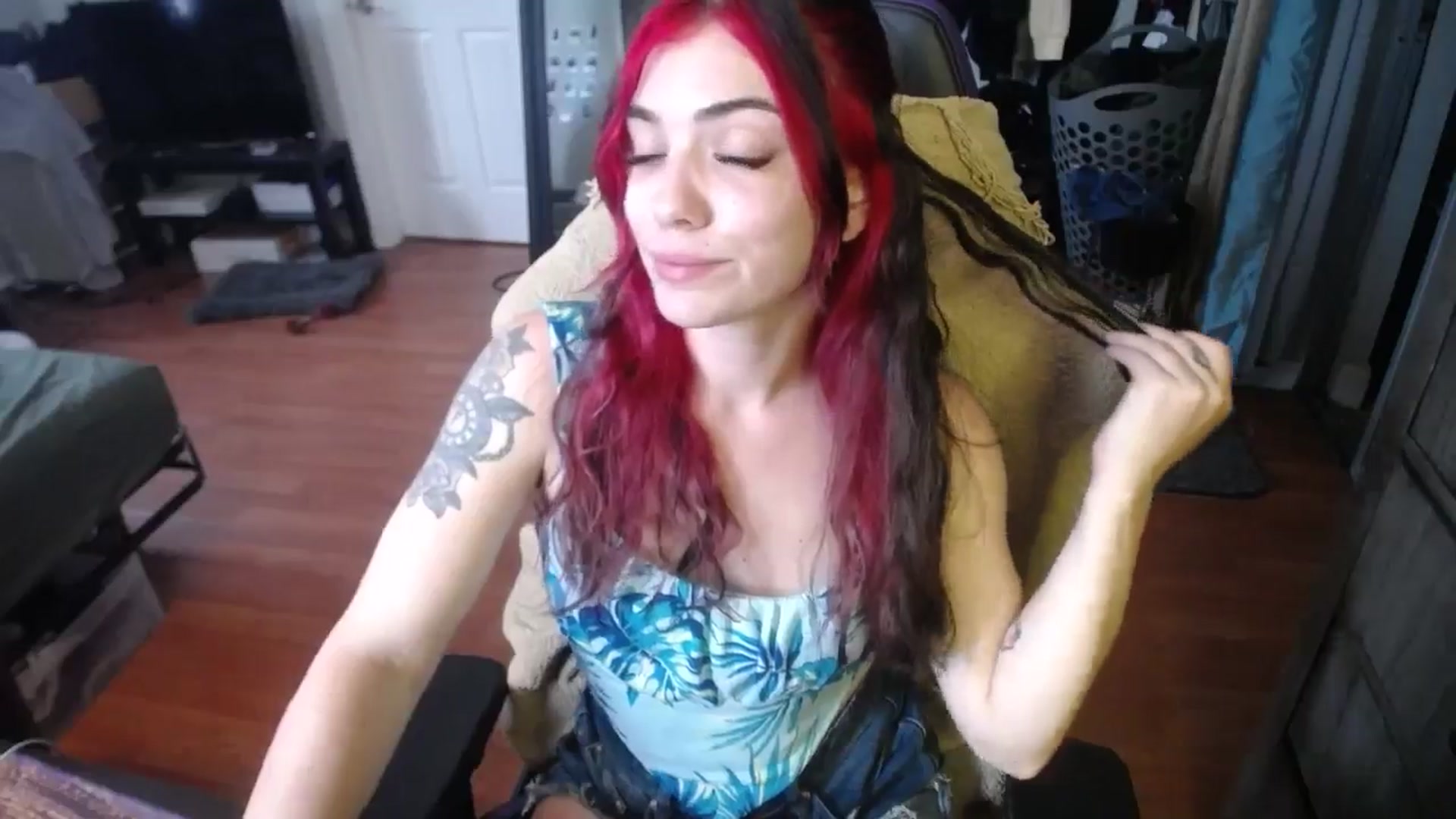 Gallery image thumbnail from BabyxKat's myfreecams stream on, 07/01/2024, 17:51 image 5 of 20