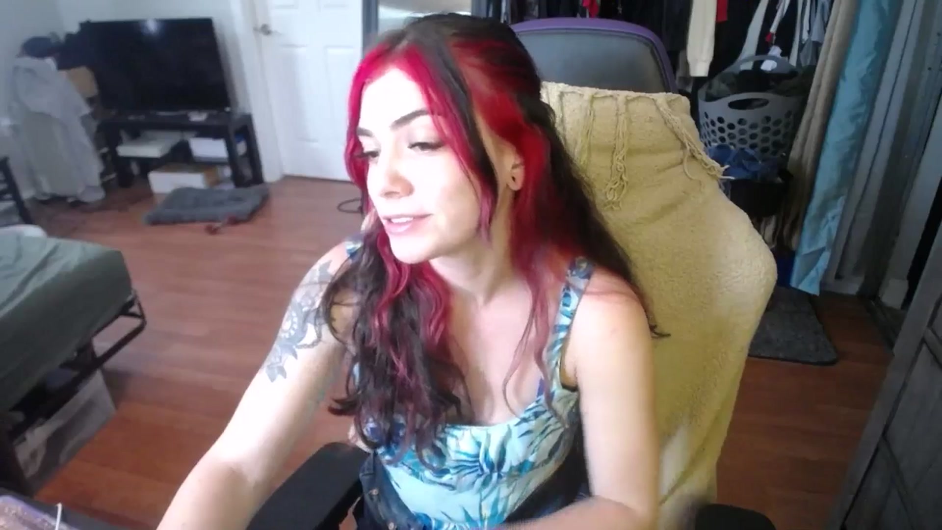 Gallery image thumbnail from BabyxKat's myfreecams stream on, 07/01/2024, 17:51 image 16 of 20