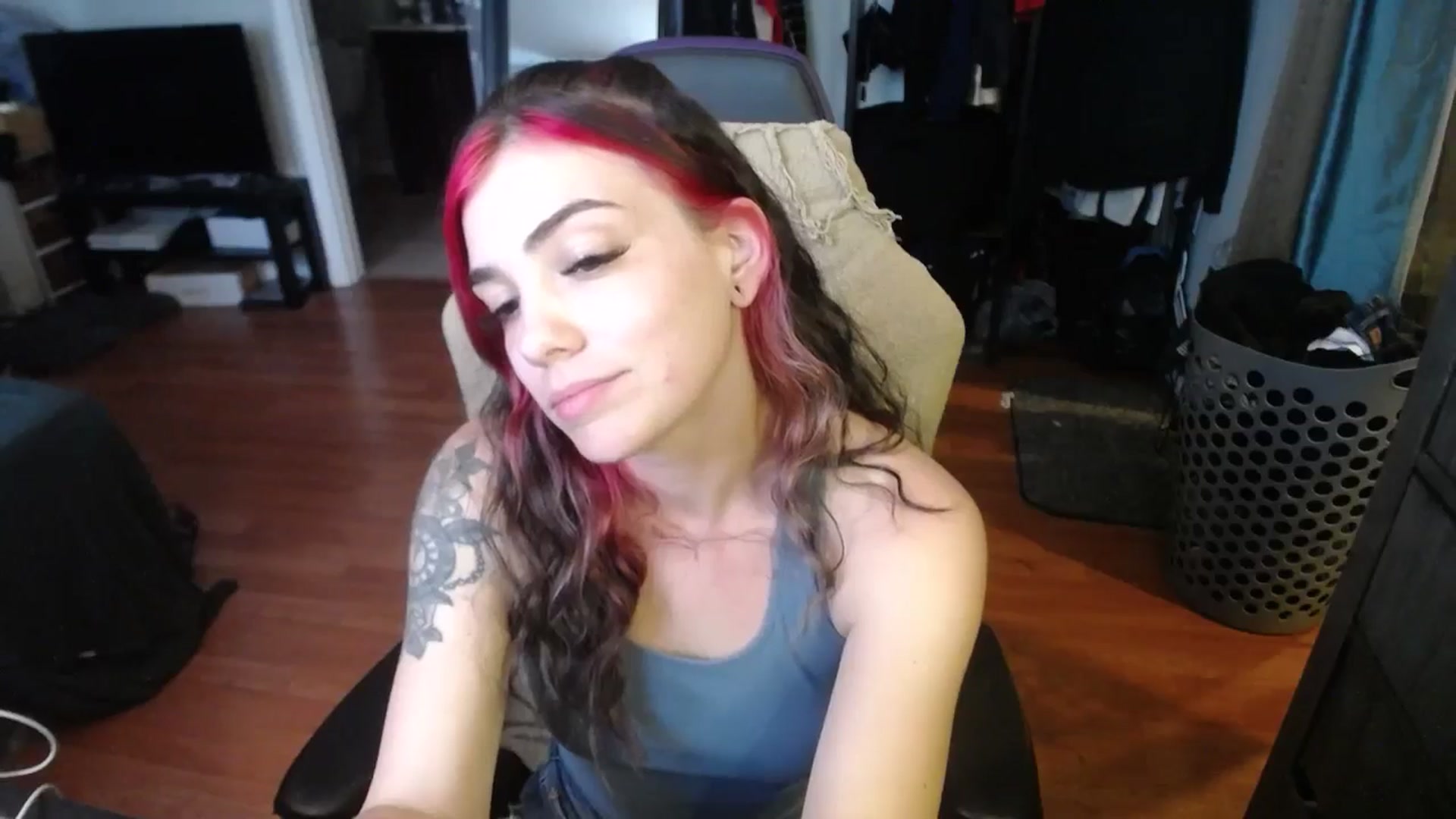 Gallery image thumbnail from BabyxKat's myfreecams stream on, 07/08/2024, 18:54 image 13 of 20