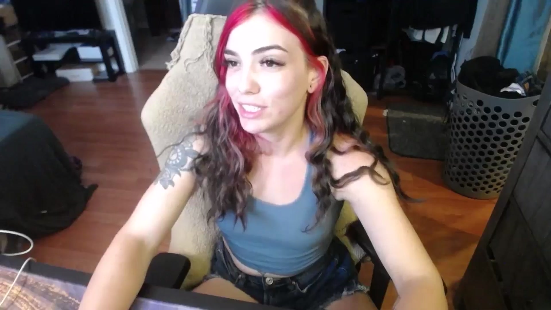 Gallery image thumbnail from BabyxKat's myfreecams stream on, 07/08/2024, 18:54 image 9 of 20