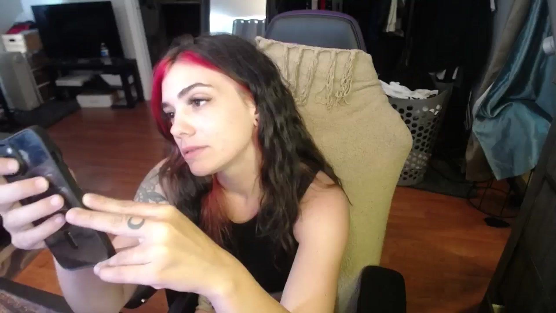 Gallery image thumbnail from BabyxKat's myfreecams stream on, 07/11/2024, 19:23 image 16 of 20