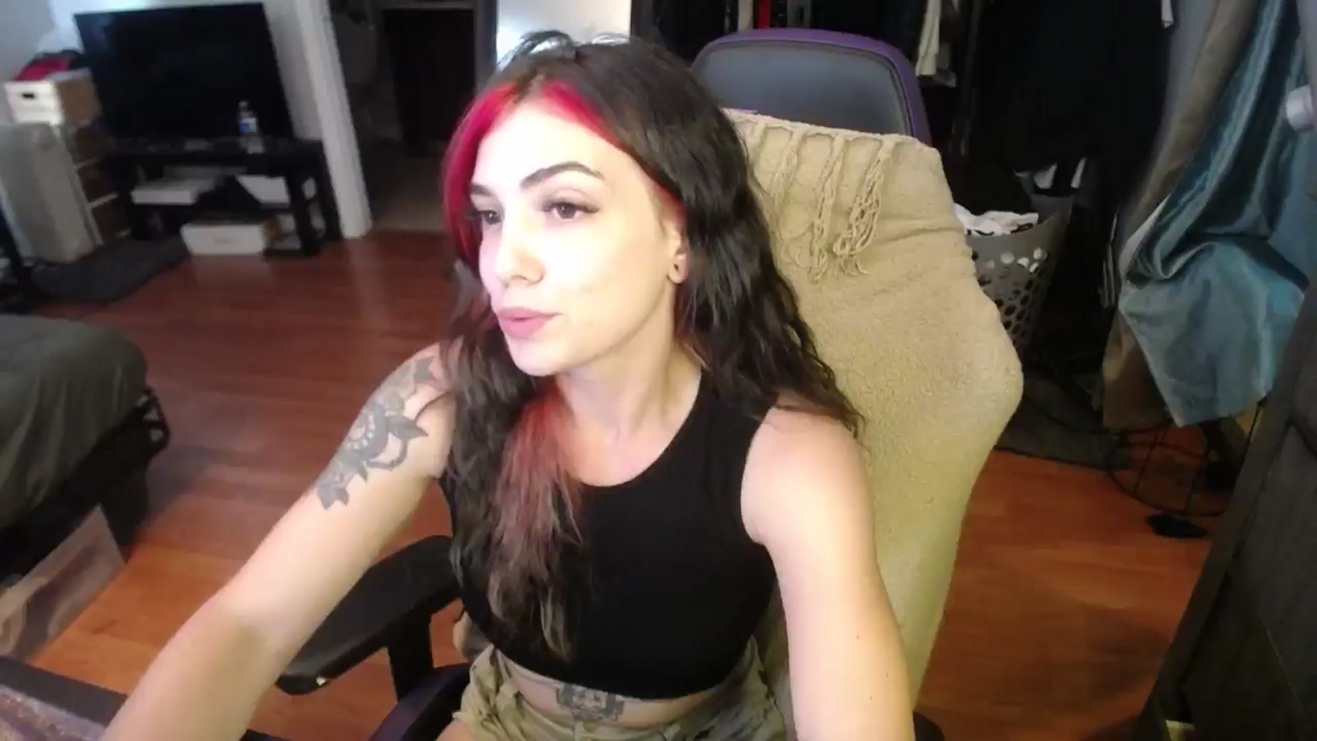 Gallery image thumbnail from BabyxKat's myfreecams stream on, 07/11/2024, 19:23 image 17 of 20