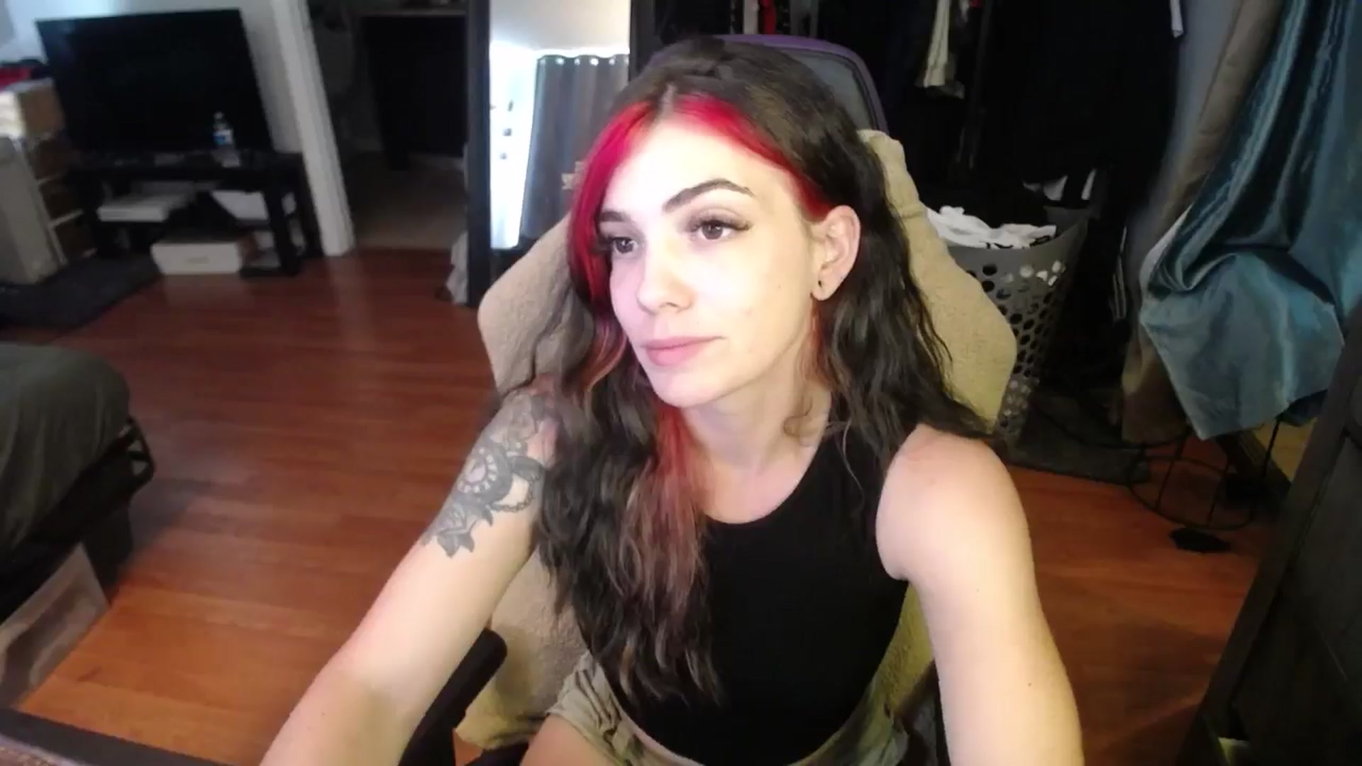 Gallery image thumbnail from BabyxKat's myfreecams stream on, 07/11/2024, 19:23 image 9 of 20