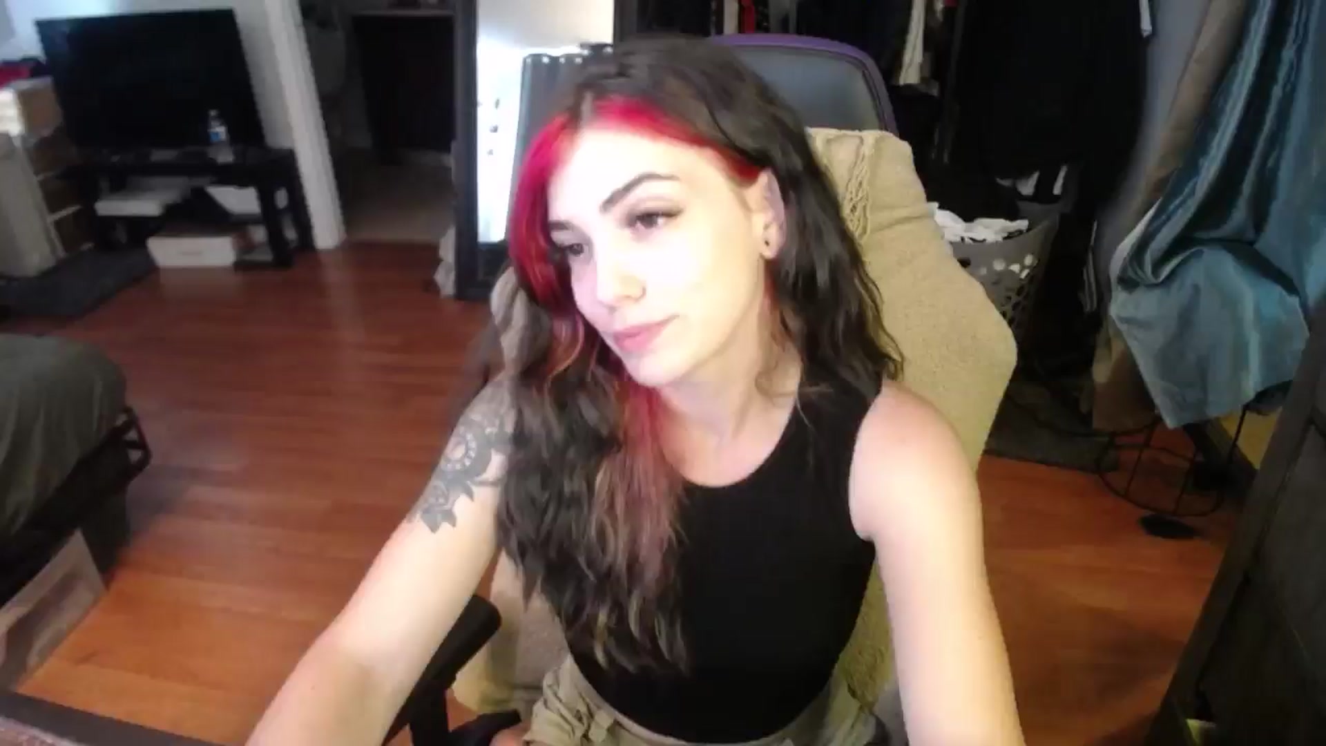 Gallery image thumbnail from BabyxKat's myfreecams stream on, 07/11/2024, 19:23 image 10 of 20
