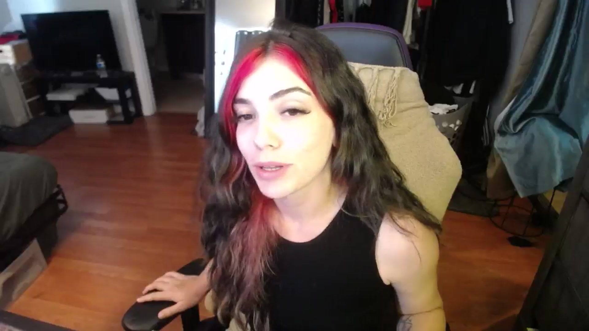 Gallery image thumbnail from BabyxKat's myfreecams stream on, 07/11/2024, 19:23 image 12 of 20