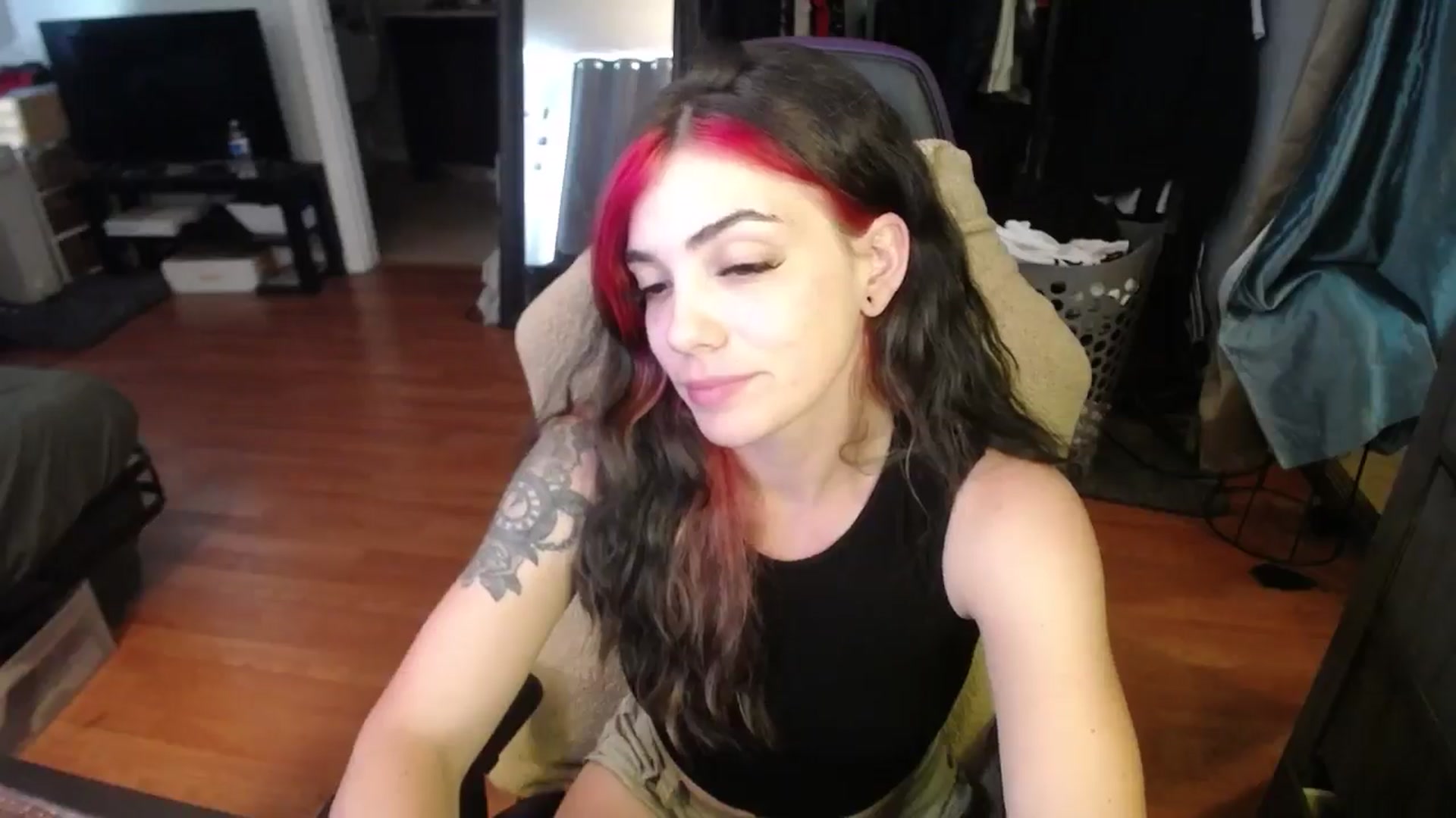 Gallery image thumbnail from BabyxKat's myfreecams stream on, 07/11/2024, 19:23 image 8 of 20