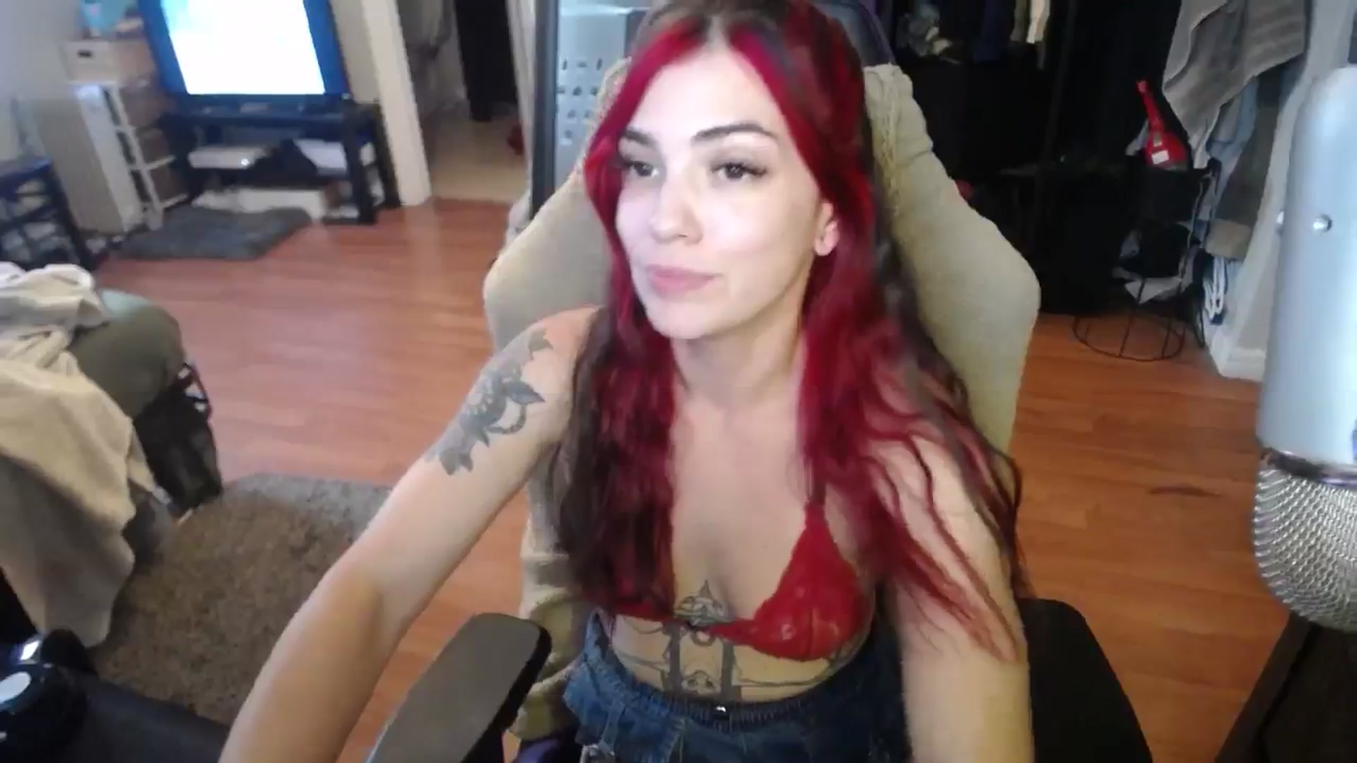 Gallery image thumbnail from BabyxKat's myfreecams stream on, 07/16/2024, 19:05 image 19 of 20