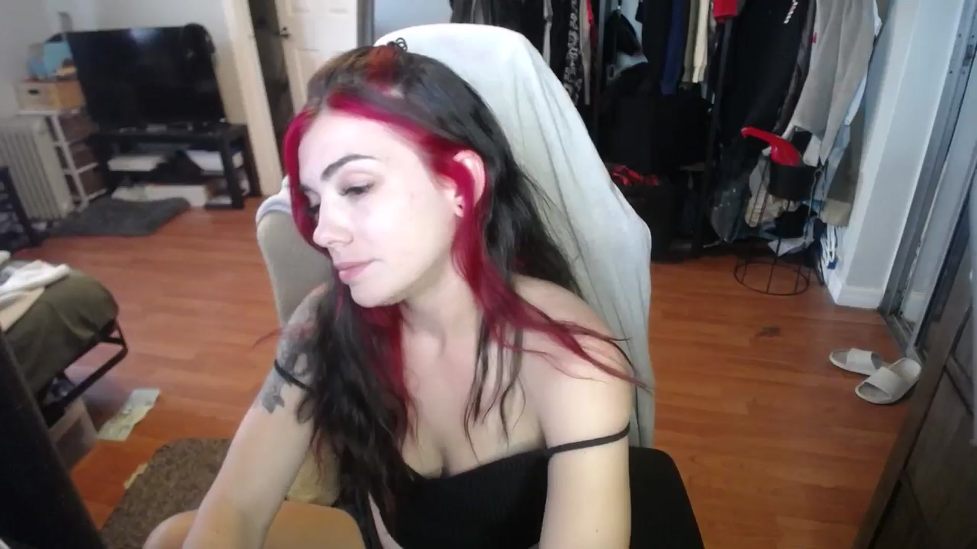 Gallery image thumbnail from BabyxKat's myfreecams stream on, 07/17/2024, 21:27 image 9 of 20