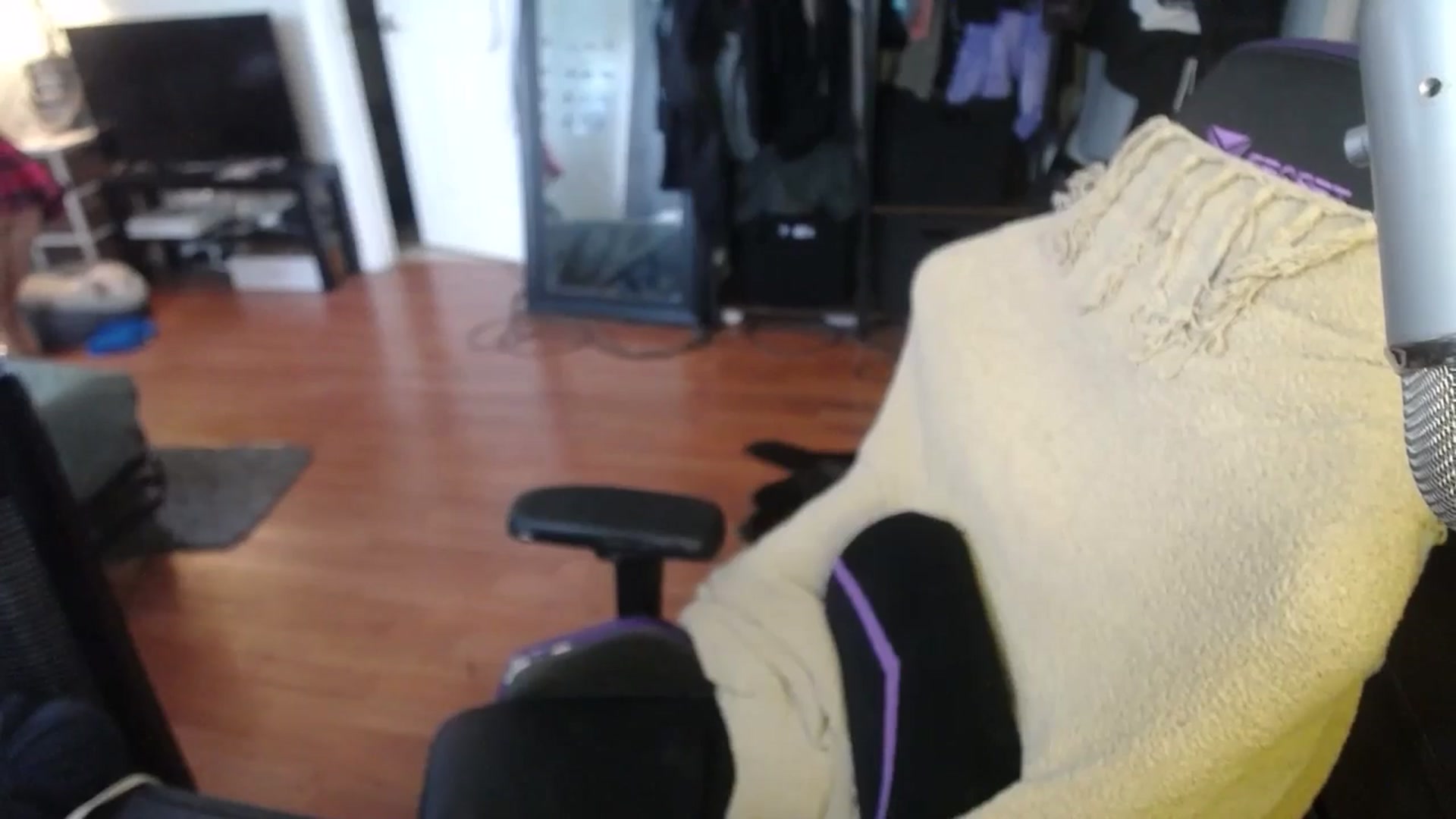 Gallery image thumbnail from BabyxKat's myfreecams stream on, 08/10/2024, 20:12 image 3 of 20
