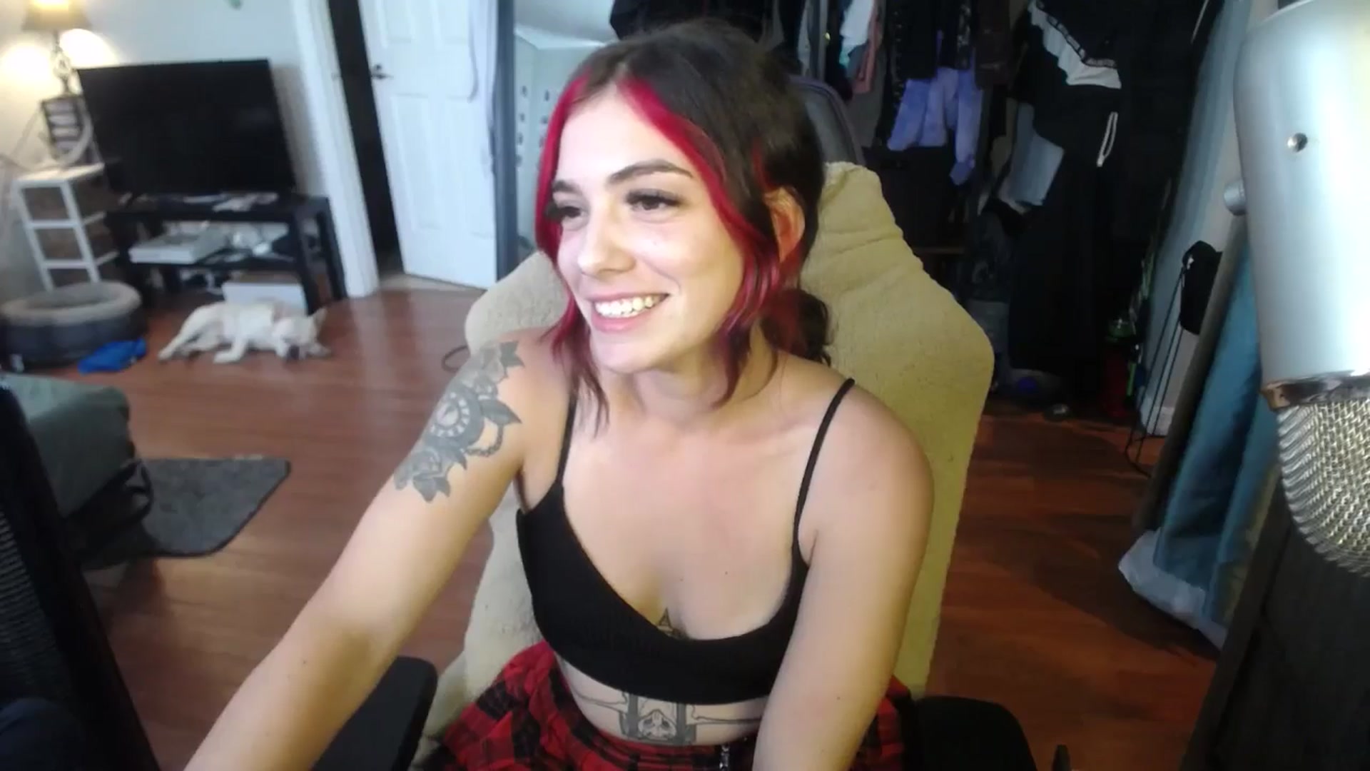 Gallery image thumbnail from BabyxKat's myfreecams stream on, 08/10/2024, 20:12 image 14 of 20