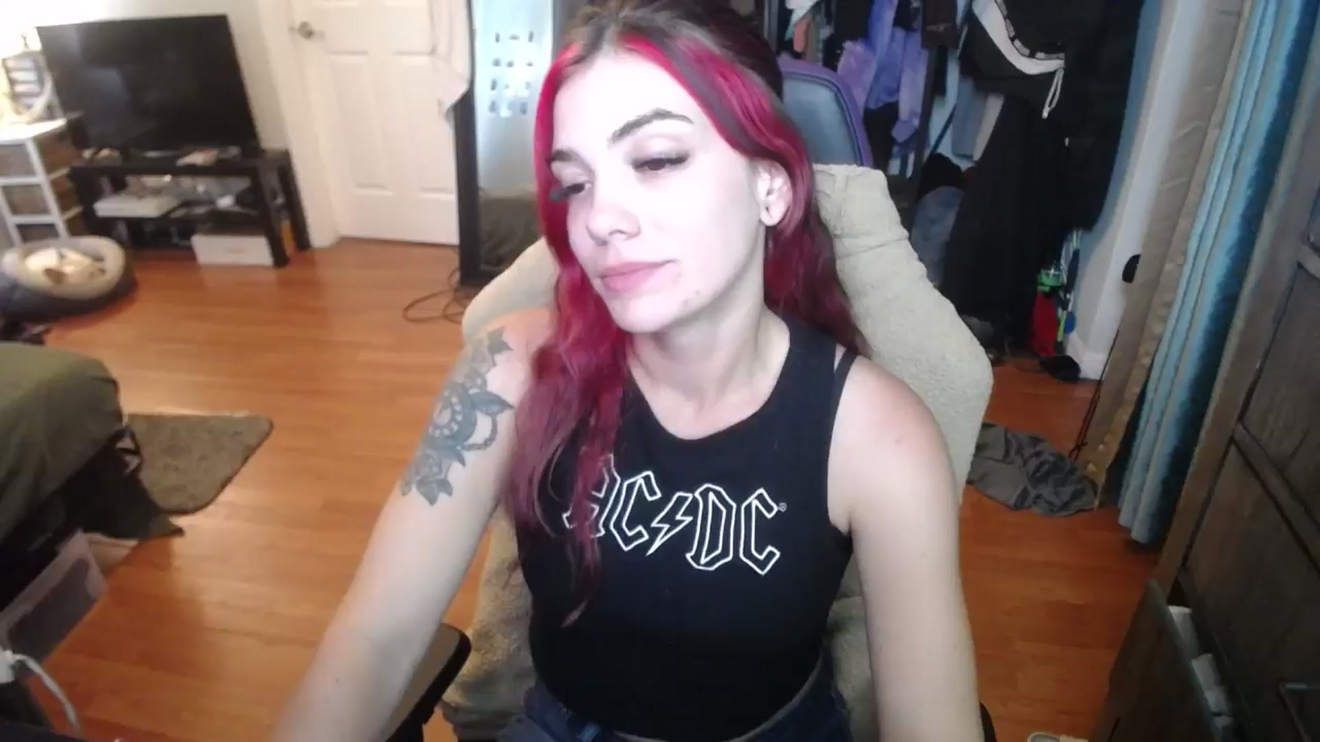 Gallery image thumbnail from BabyxKat's myfreecams stream on, 08/13/2024, 19:48 image 5 of 20
