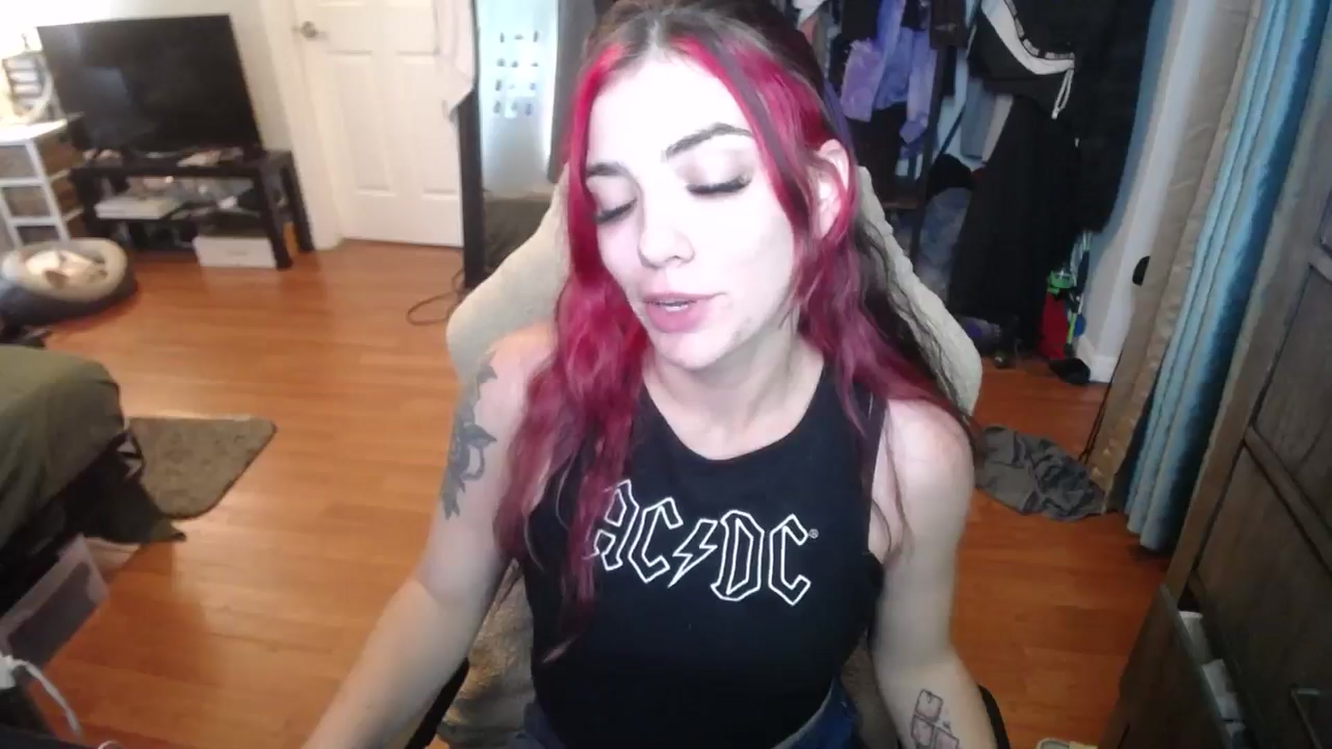 Gallery image thumbnail from BabyxKat's myfreecams stream on, 08/13/2024, 19:48 image 3 of 20