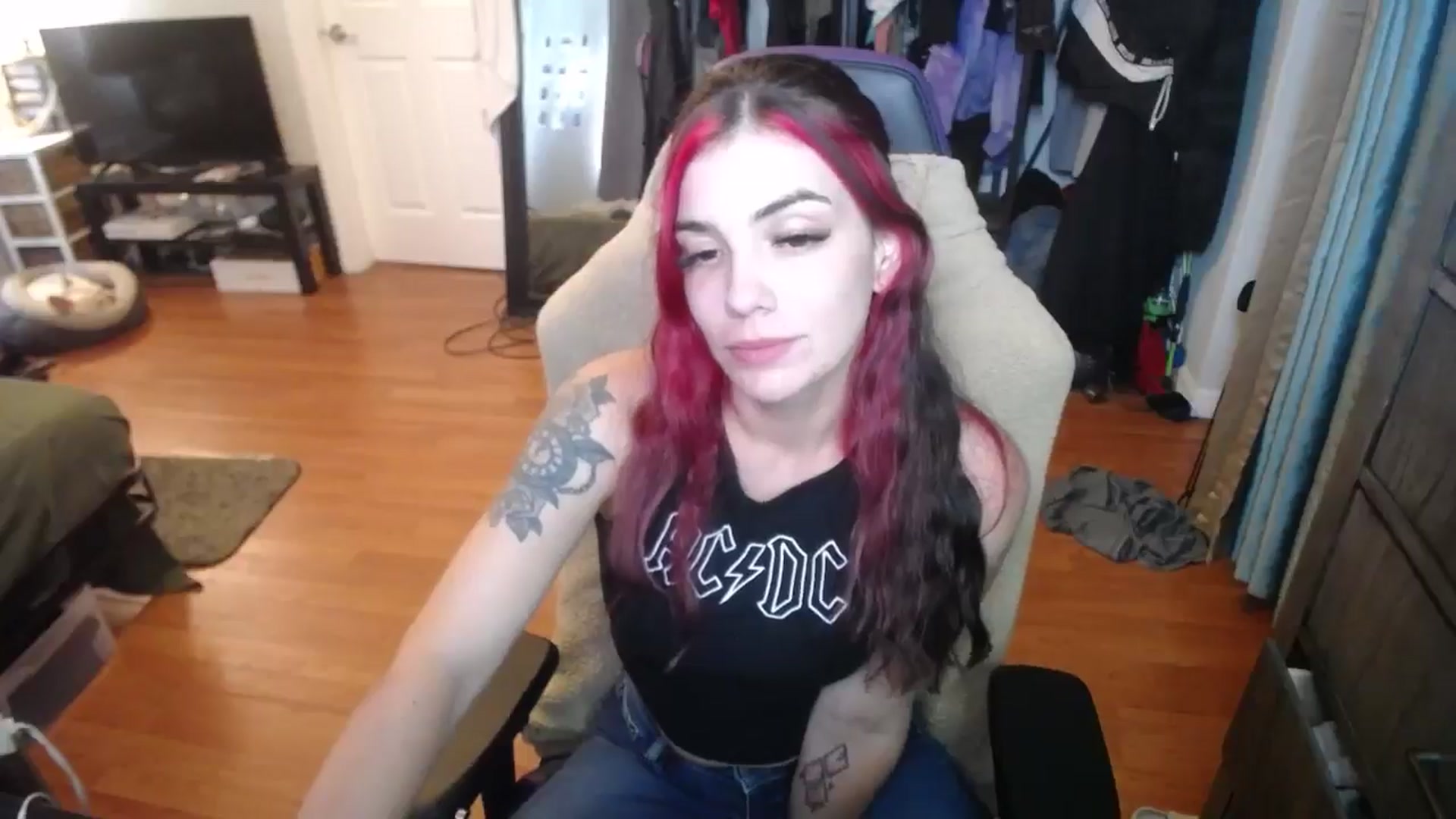 Gallery image thumbnail from BabyxKat's myfreecams stream on, 08/13/2024, 19:48 image 8 of 20