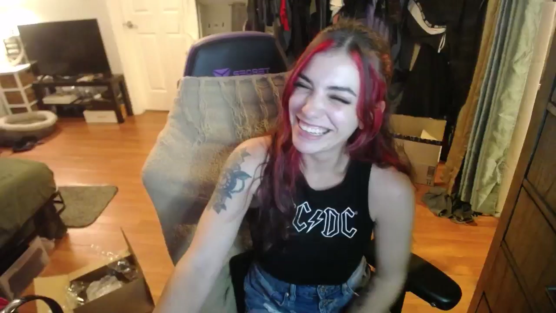 Gallery image thumbnail from BabyxKat's myfreecams stream on, 08/14/2024, 24:48 image 14 of 20