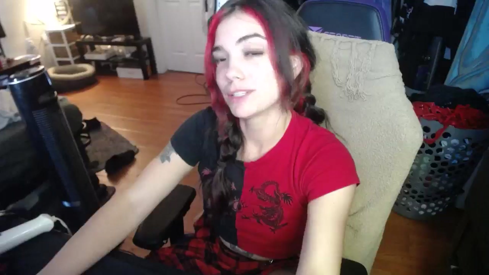 Gallery image thumbnail from BabyxKat's myfreecams stream on, 08/16/2024, 21:41 image 3 of 20