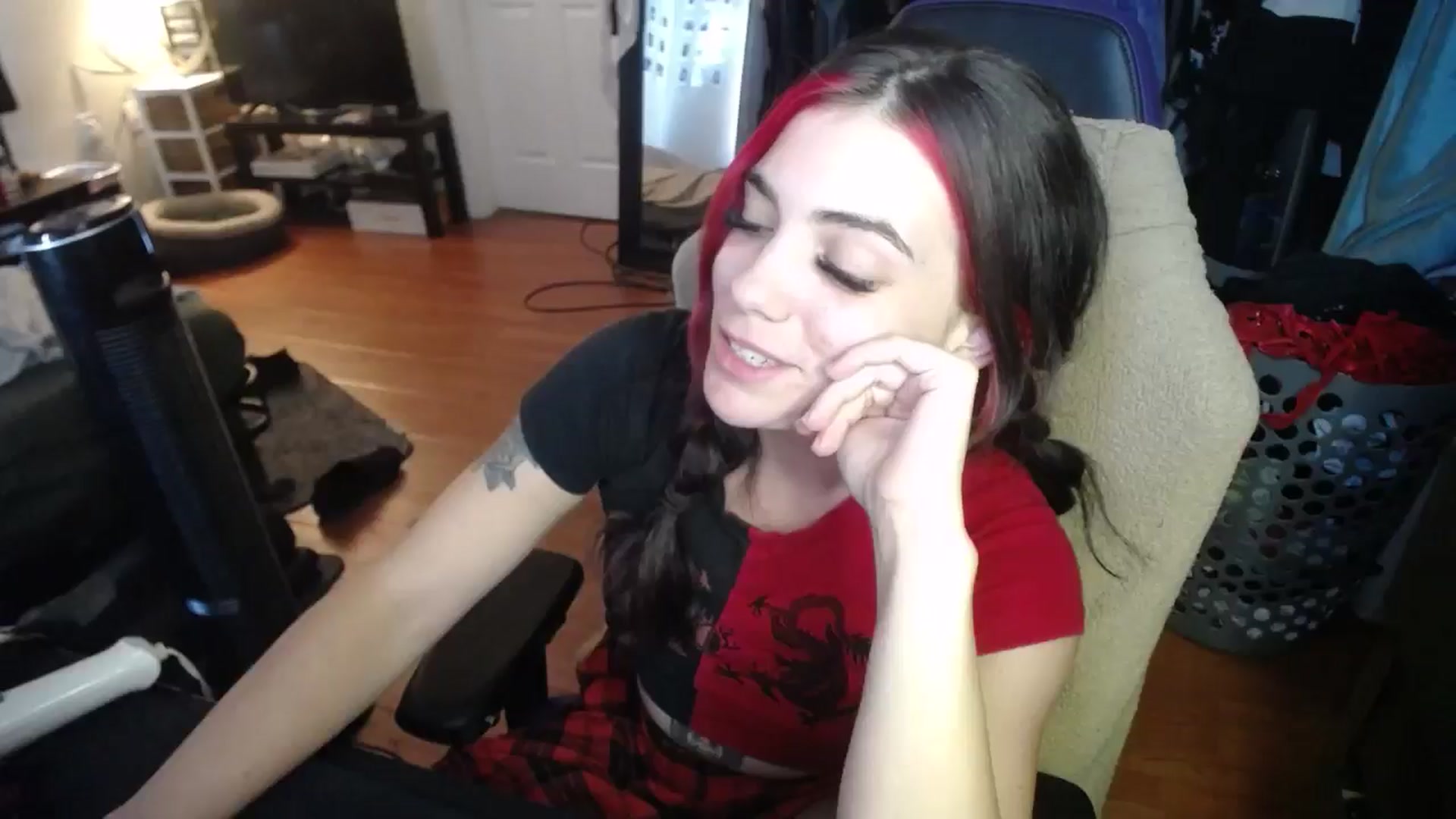 Gallery image thumbnail from BabyxKat's myfreecams stream on, 08/16/2024, 21:41 image 2 of 20