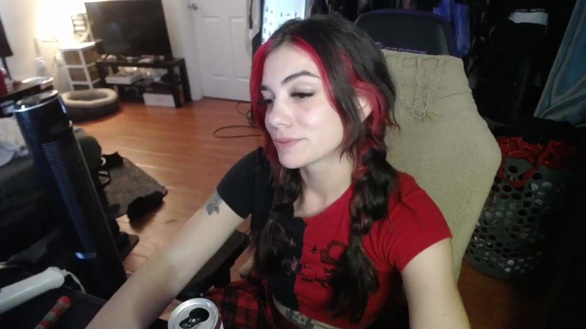 Gallery image thumbnail from BabyxKat's myfreecams stream on, 08/16/2024, 21:41 image 17 of 20