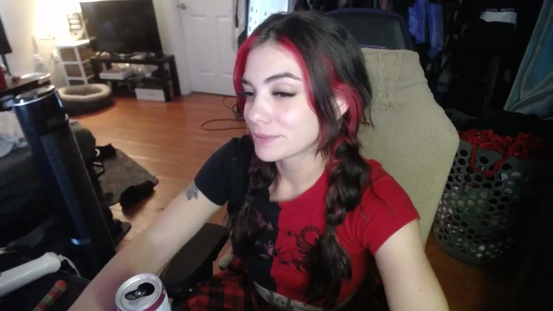 Gallery image thumbnail from BabyxKat's myfreecams stream on, 08/16/2024, 21:41 image 16 of 20