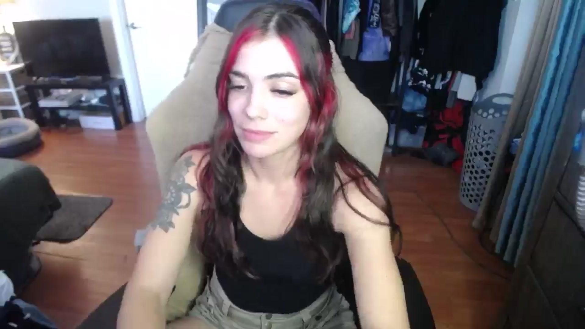Gallery image thumbnail from BabyxKat's myfreecams stream on, 08/20/2024, 19:41 image 6 of 20
