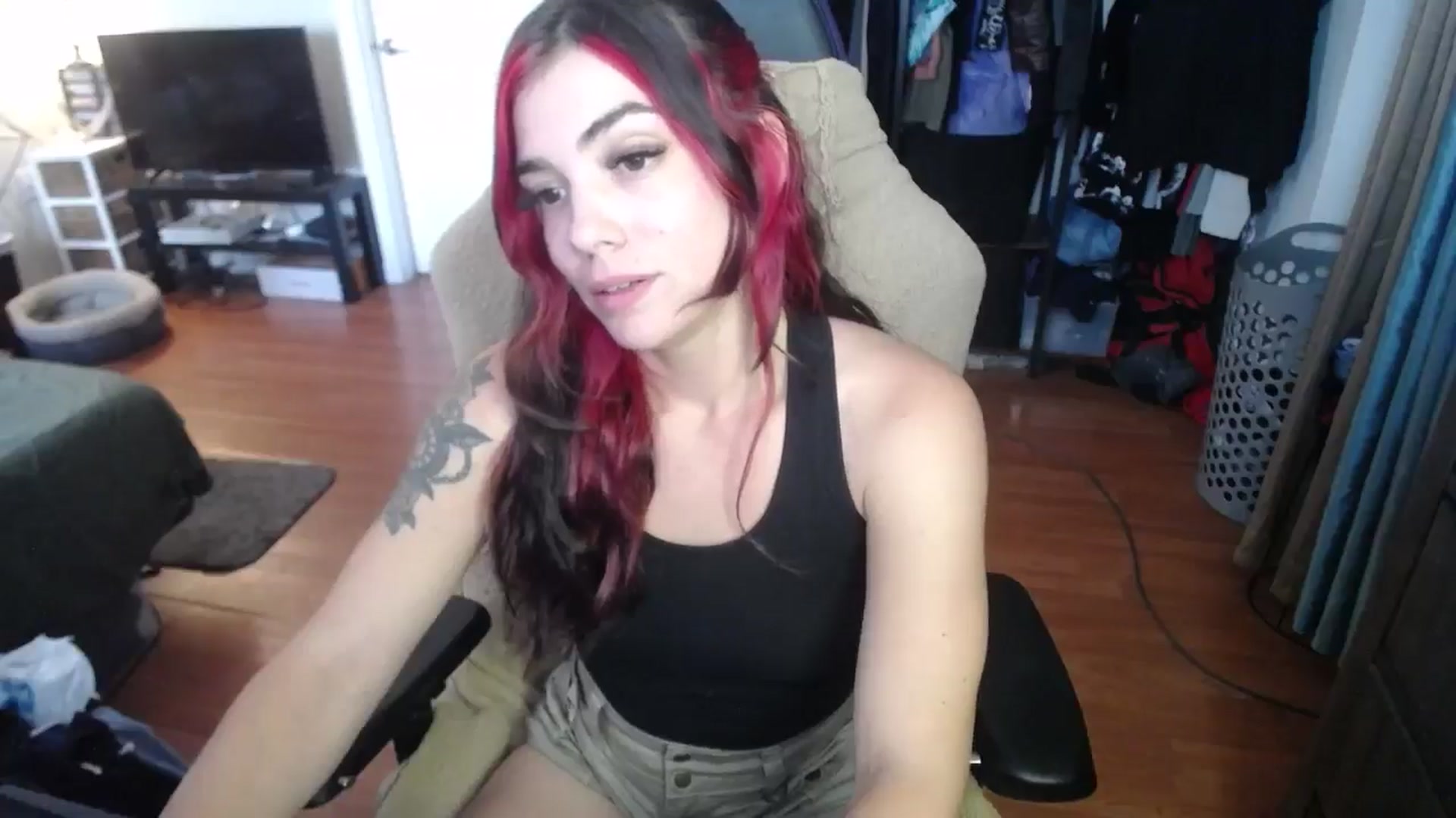 Gallery image thumbnail from BabyxKat's myfreecams stream on, 08/20/2024, 19:41 image 16 of 20