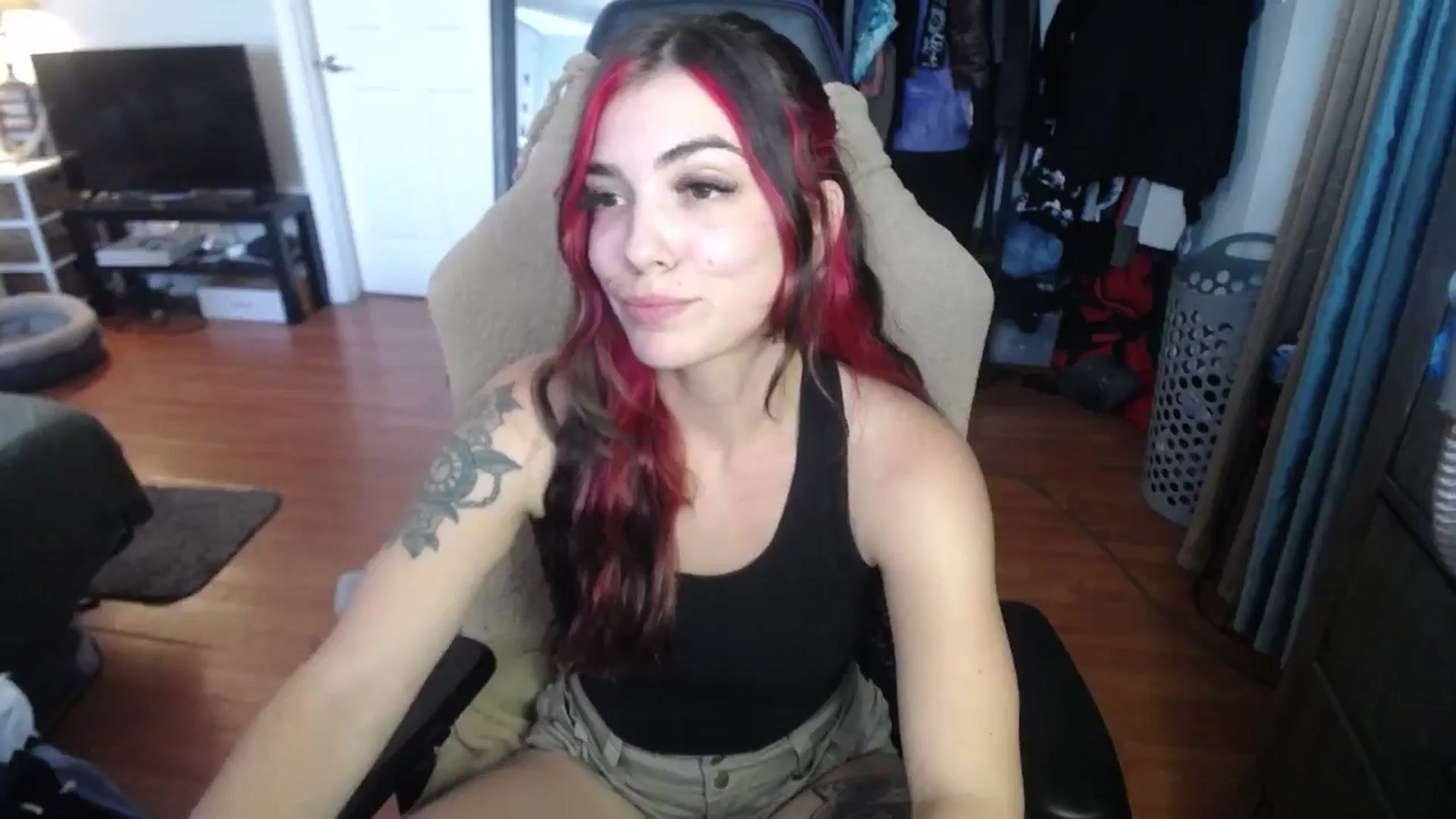 Gallery image thumbnail from BabyxKat's myfreecams stream on, 08/20/2024, 19:41 image 4 of 20