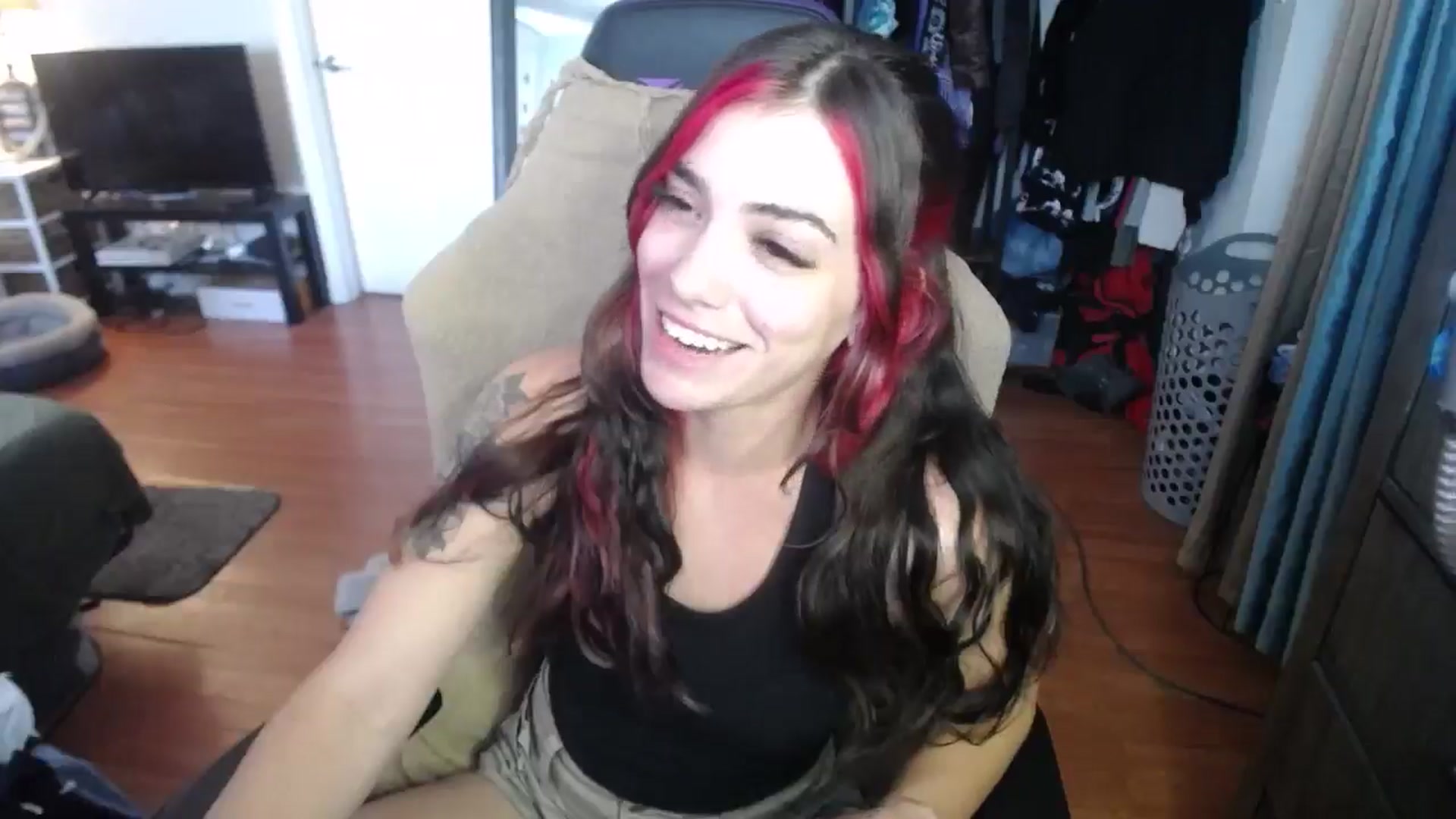 Gallery image thumbnail from BabyxKat's myfreecams stream on, 08/20/2024, 19:41 image 11 of 20