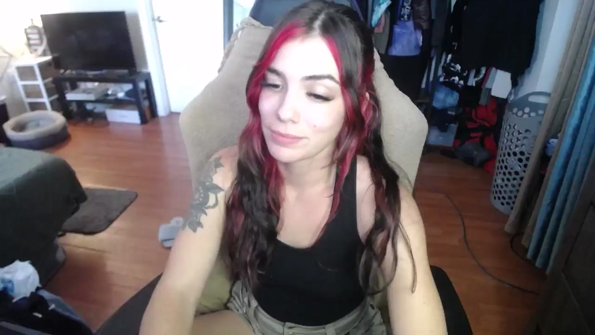 Gallery image thumbnail from BabyxKat's myfreecams stream on, 08/20/2024, 19:41 image 14 of 20