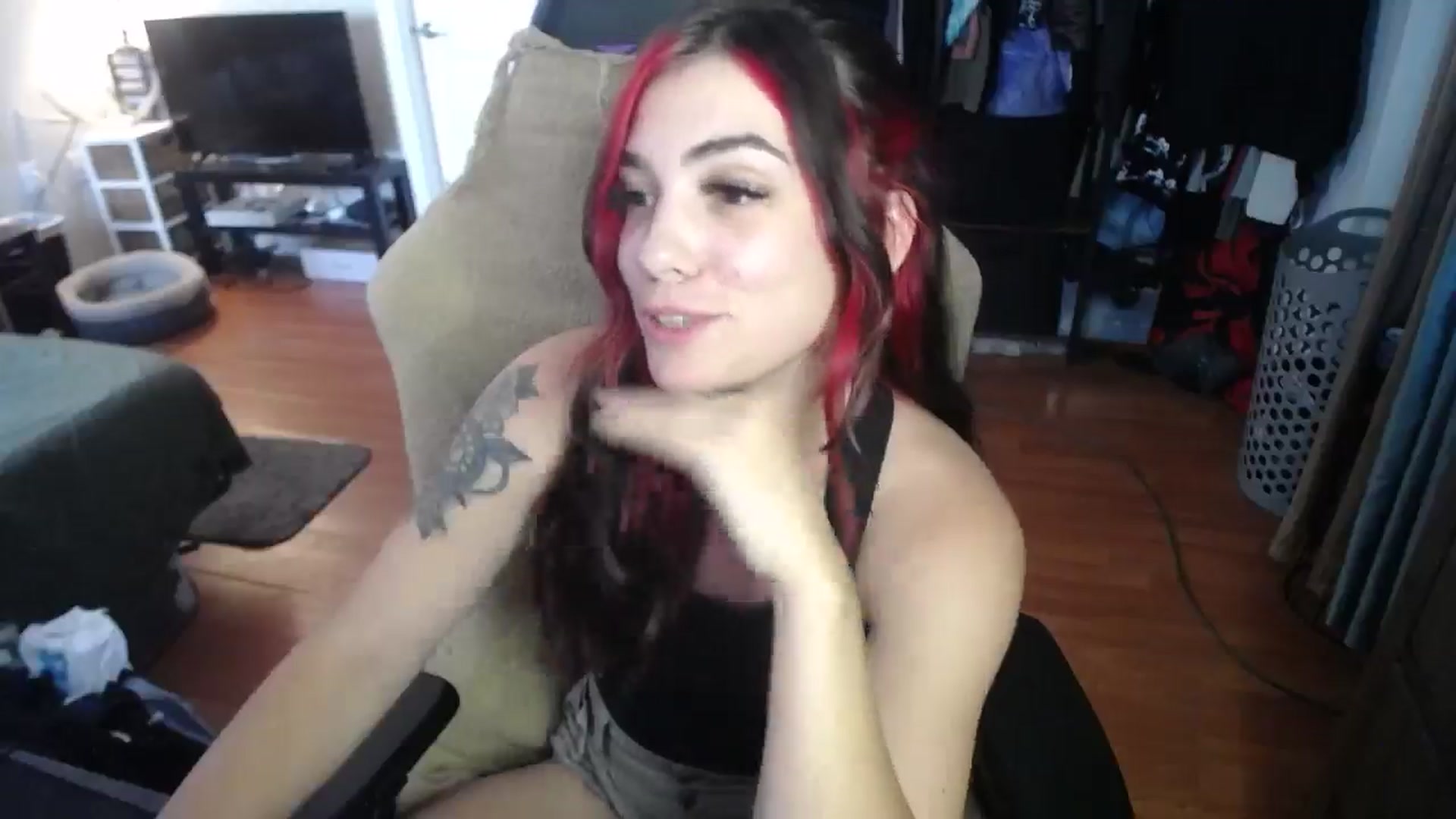 Gallery image thumbnail from BabyxKat's myfreecams stream on, 08/20/2024, 19:41 image 19 of 20