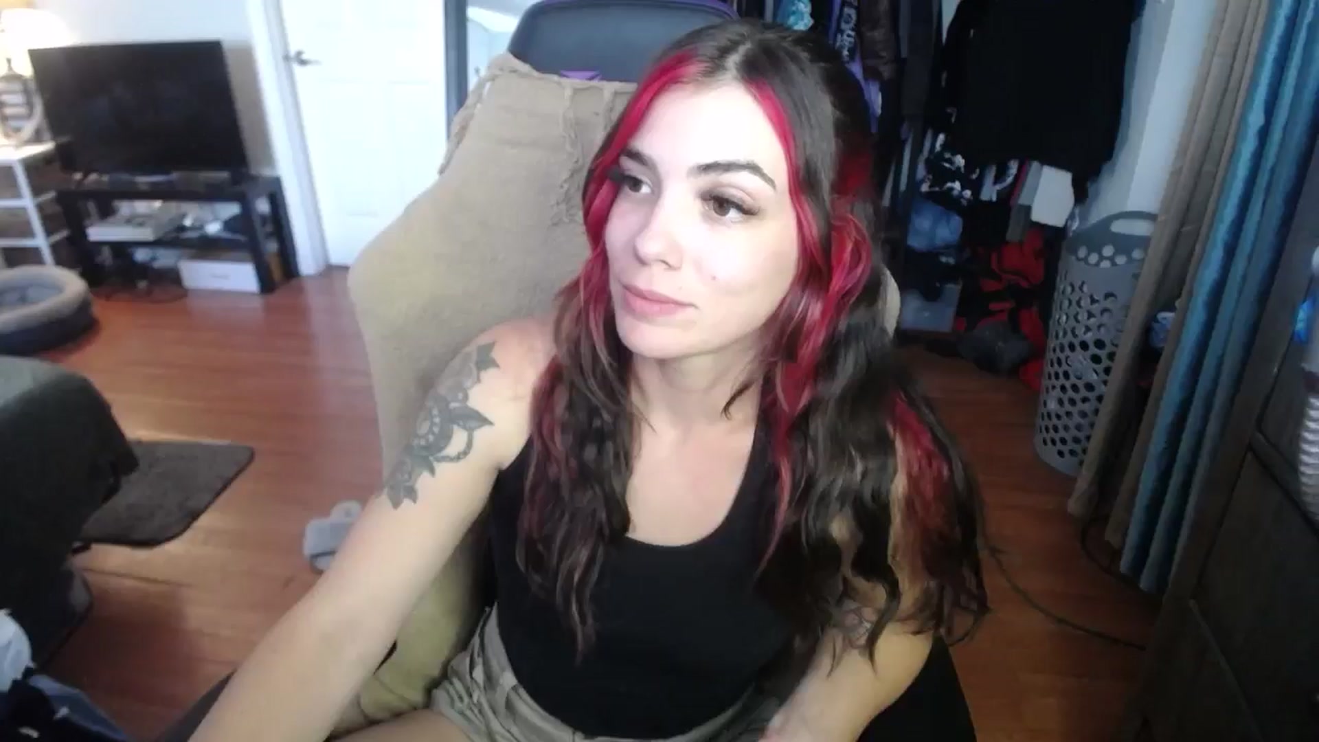 Gallery image thumbnail from BabyxKat's myfreecams stream on, 08/20/2024, 19:41 image 10 of 20