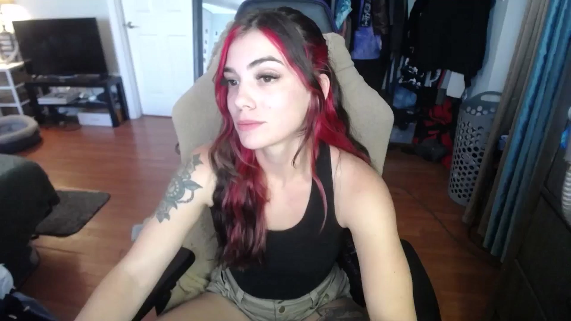 Gallery image thumbnail from BabyxKat's myfreecams stream on, 08/20/2024, 19:41 image 5 of 20
