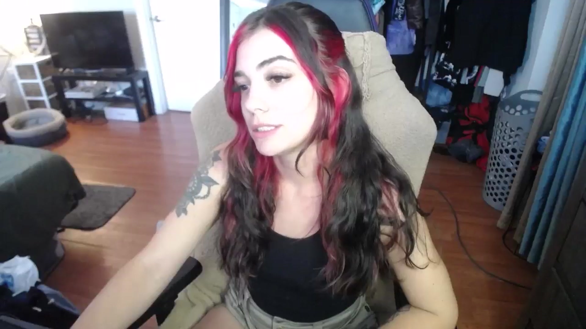 Gallery image thumbnail from BabyxKat's myfreecams stream on, 08/20/2024, 19:41 image 13 of 20