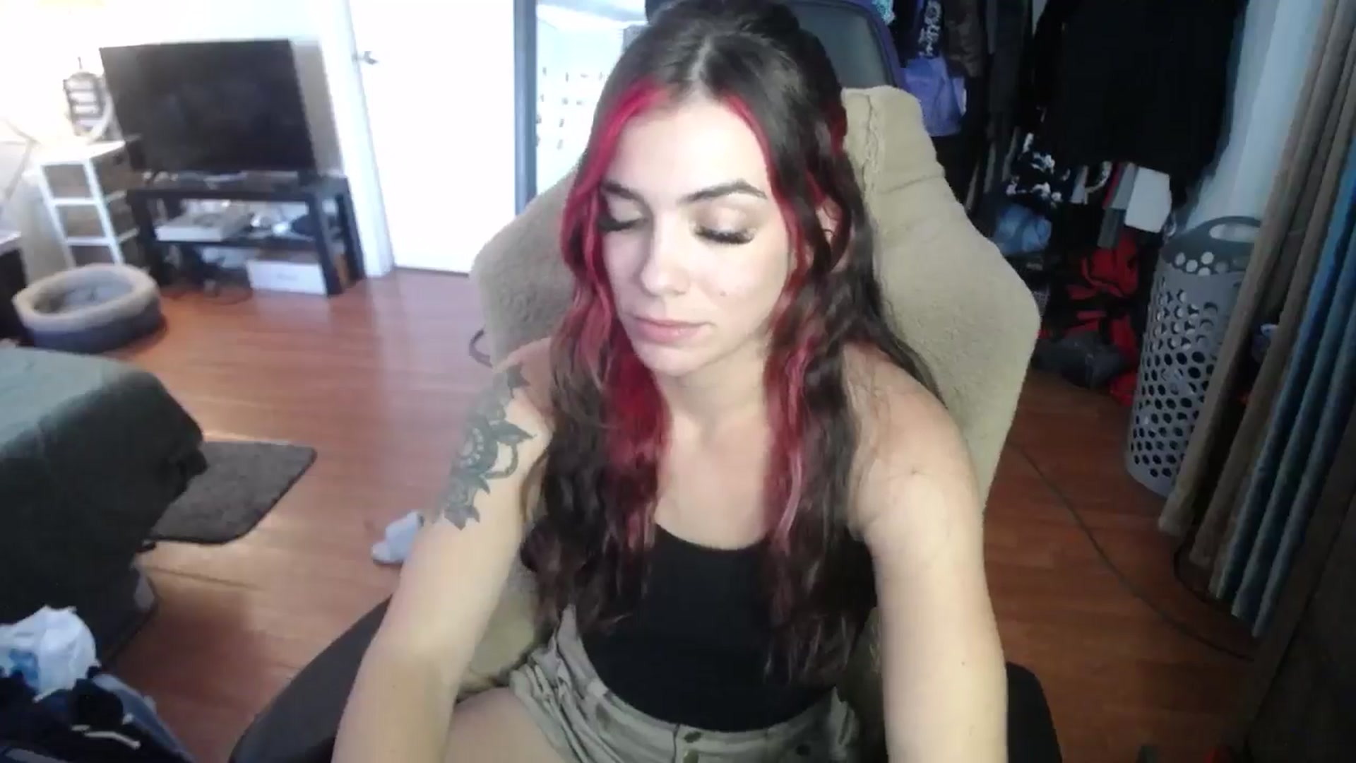 Gallery image thumbnail from BabyxKat's myfreecams stream on, 08/20/2024, 20:47 image 6 of 20