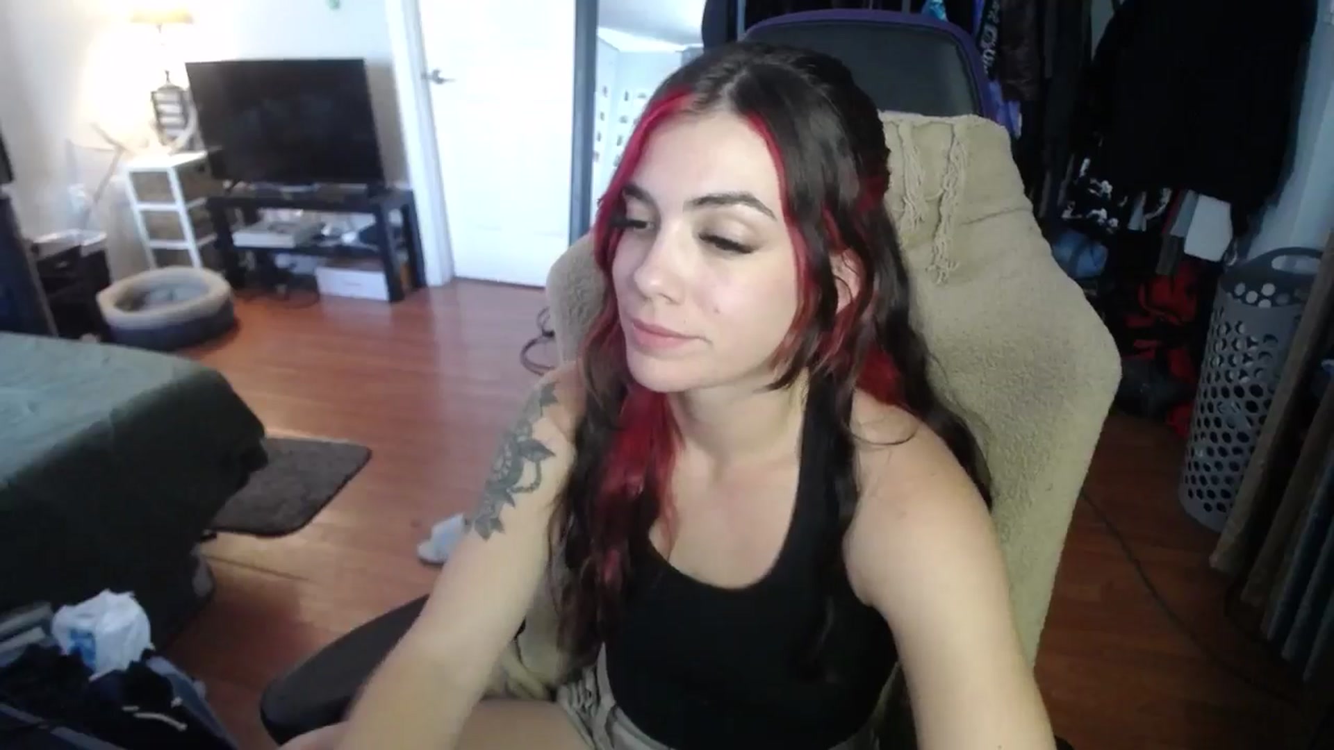 Gallery image thumbnail from BabyxKat's myfreecams stream on, 08/20/2024, 20:47 image 7 of 20