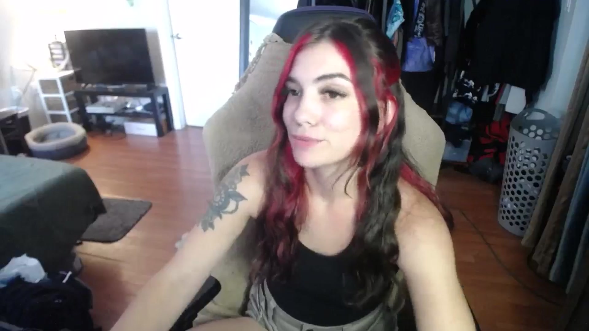 Gallery image thumbnail from BabyxKat's myfreecams stream on, 08/20/2024, 20:47 image 15 of 20