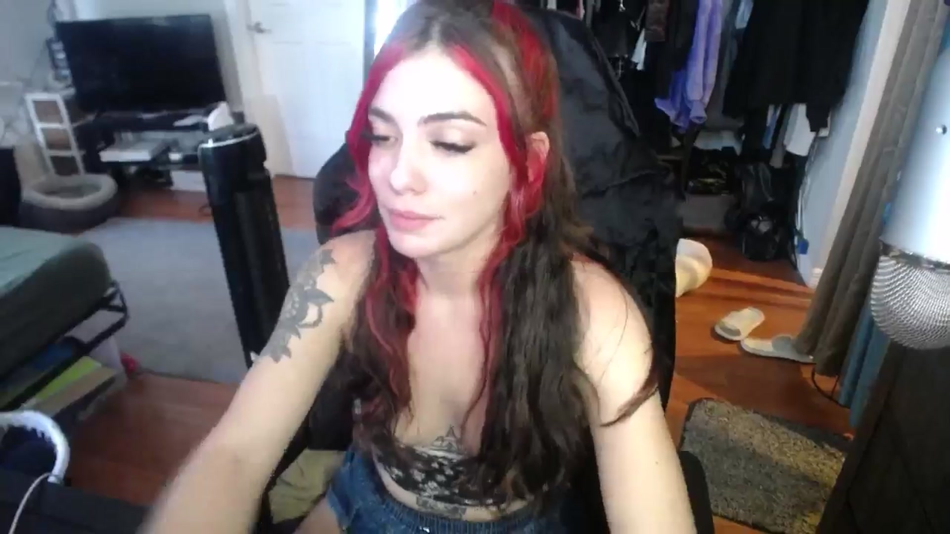 Gallery image thumbnail from BabyxKat's myfreecams stream on, 09/09/2024, 20:25 image 8 of 20