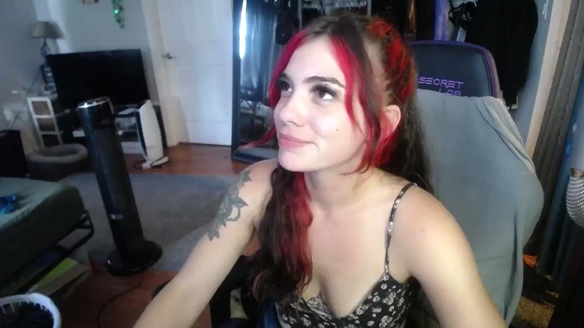 Gallery image thumbnail from BabyxKat's myfreecams stream on, 09/09/2024, 21:43 image 19 of 20