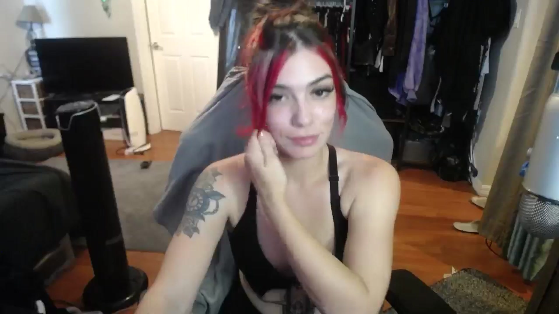 Gallery image thumbnail from BabyxKat's myfreecams stream on, 09/10/2024, 19:26 image 15 of 20