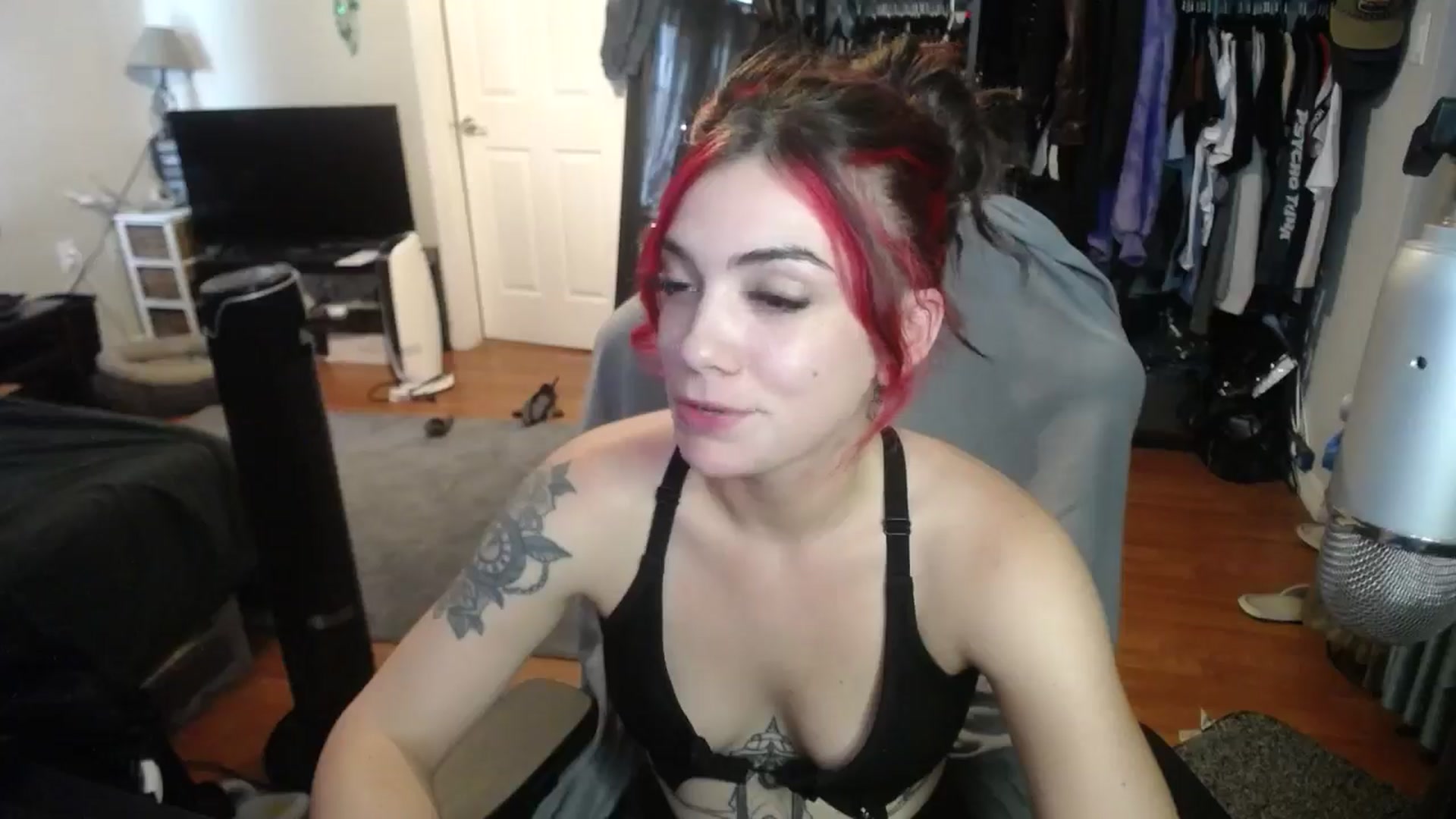 Gallery image thumbnail from BabyxKat's myfreecams stream on, 09/10/2024, 19:26 image 6 of 20